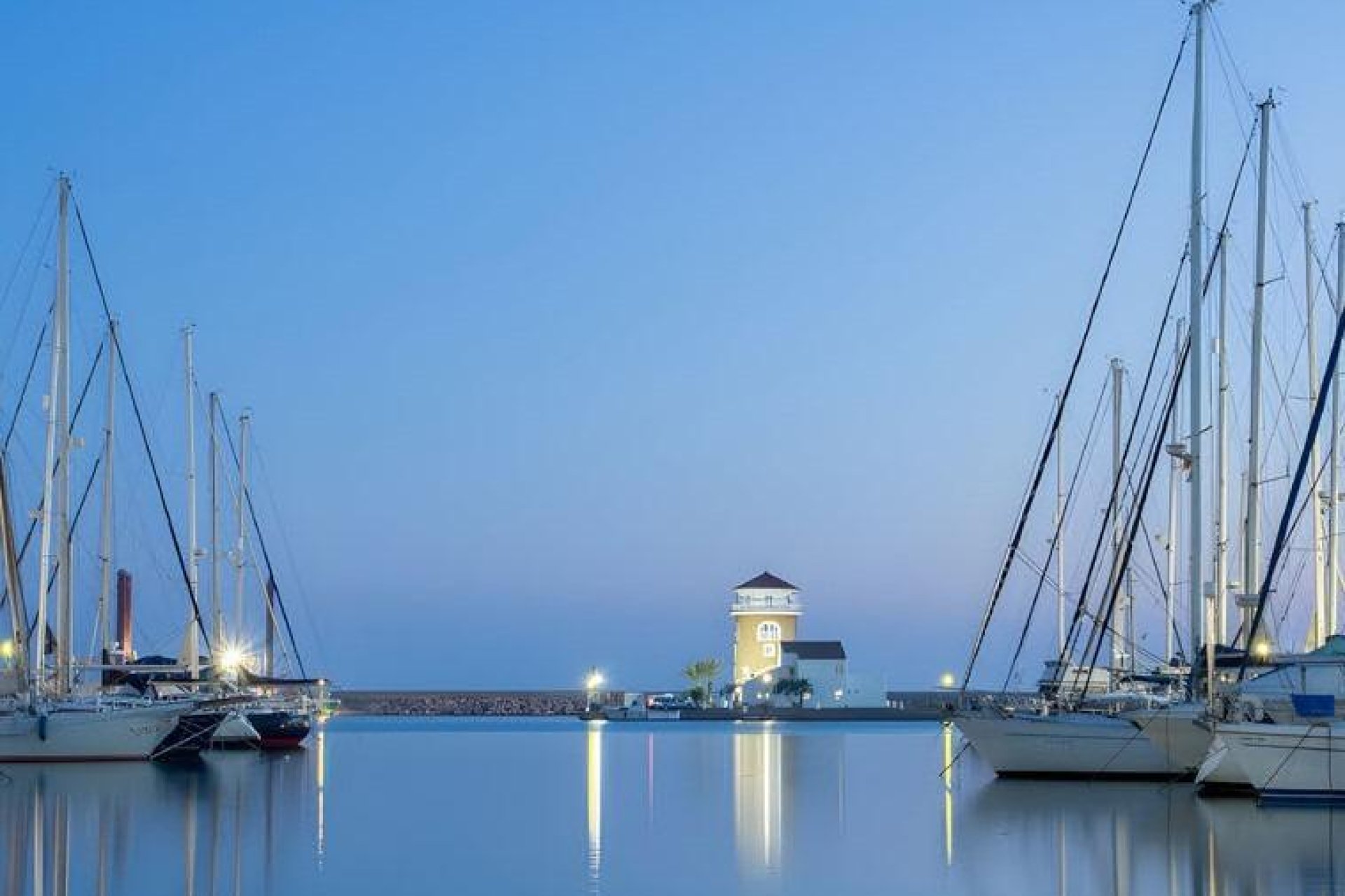 Nowy budynek - Apartment -
Almerimar