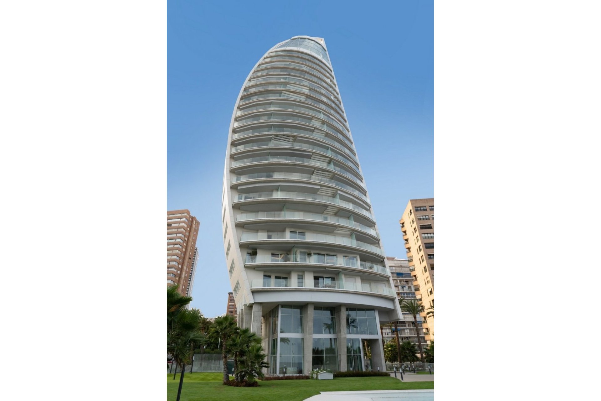 Nowy budynek - Apartment -
Benidorm - Playa Poniente