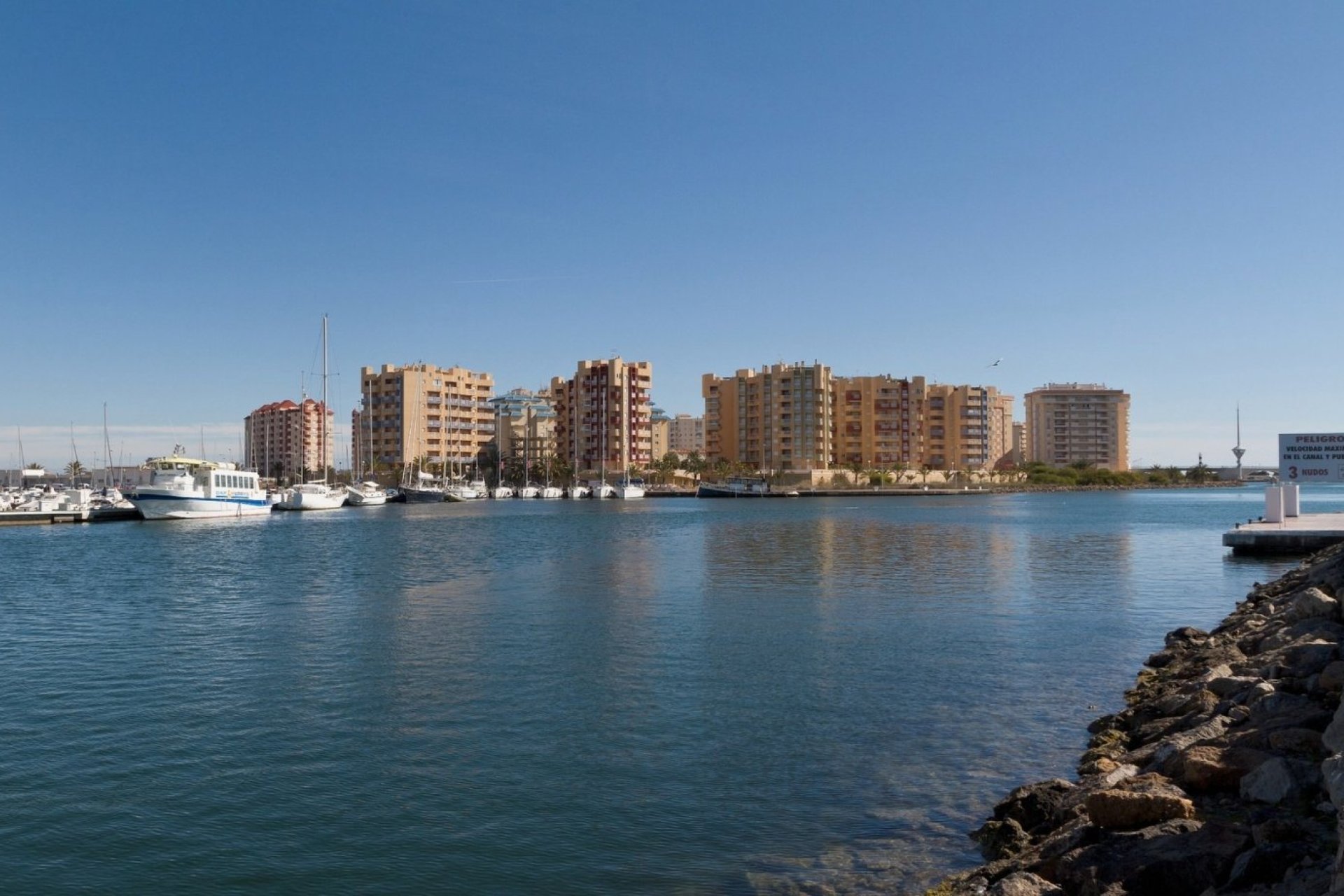 Nowy budynek - Apartment -
La Manga del Mar Menor - La Manga