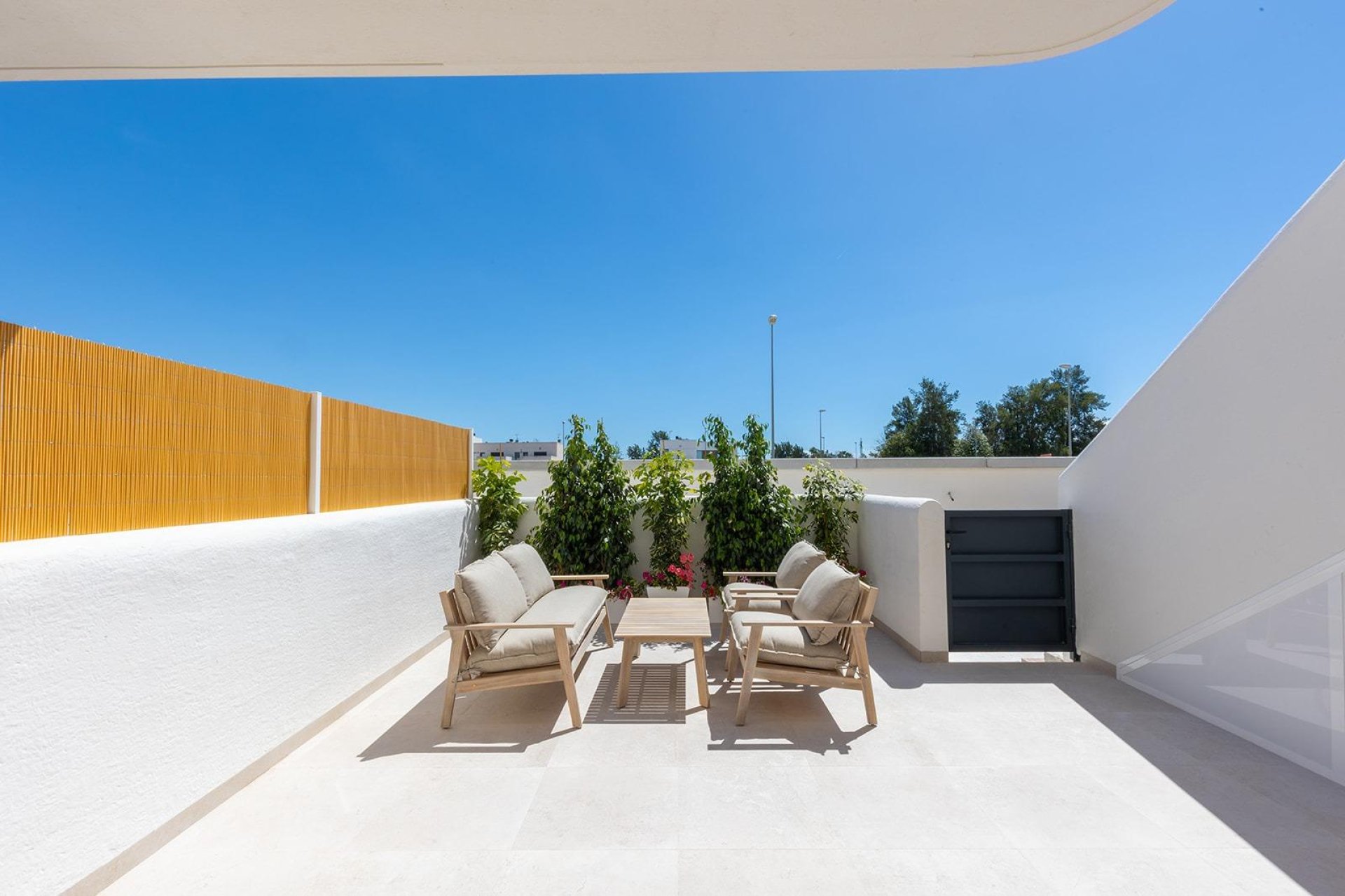 Nowy budynek - Bungalowy -
Dolores - Sector 3