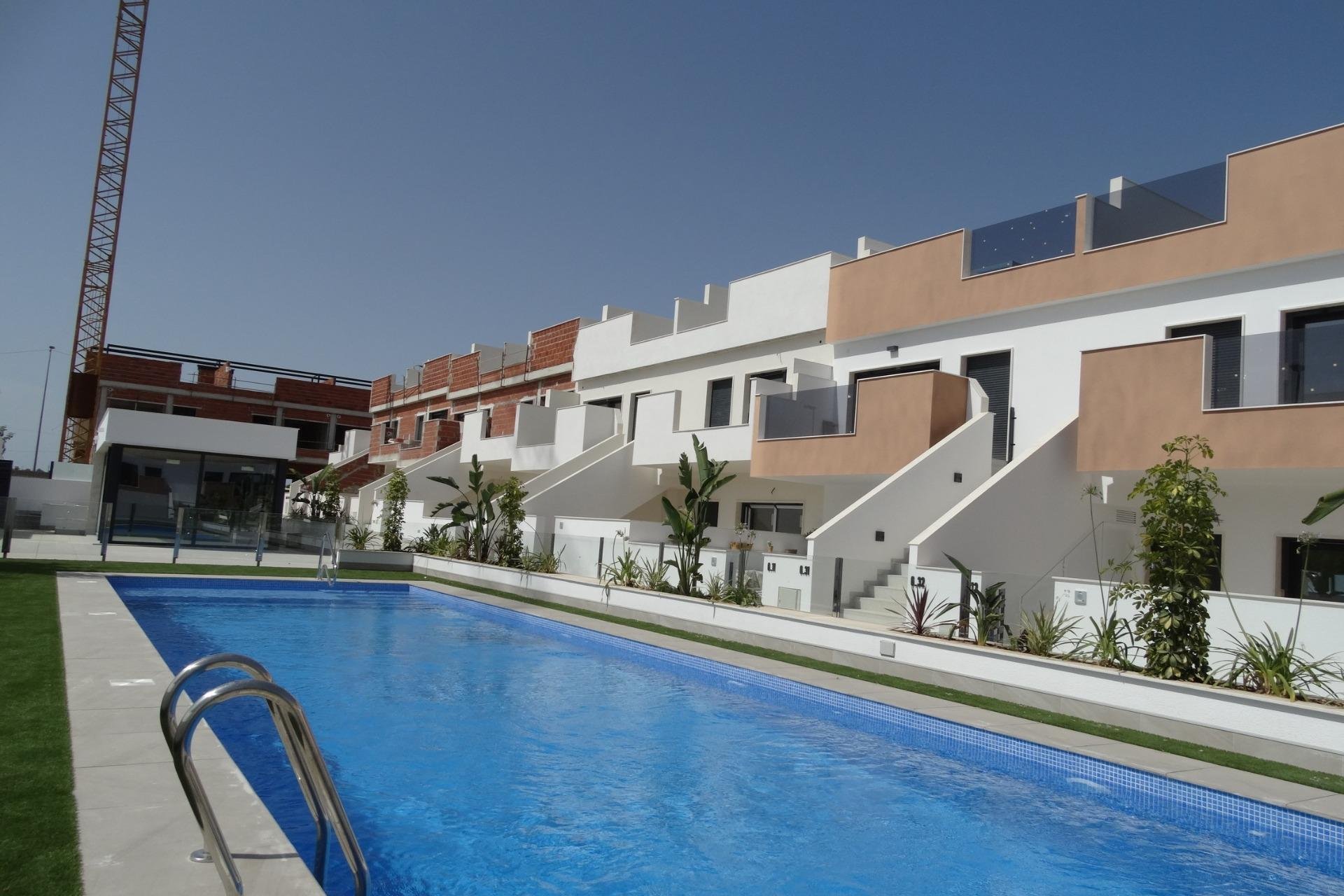 Nowy budynek - Bungalowy -
Pilar de la Horadada - pueblo