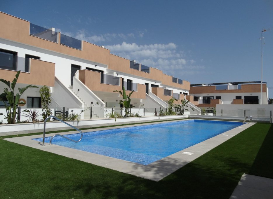 Nowy budynek - Bungalowy -
Pilar de la Horadada - pueblo