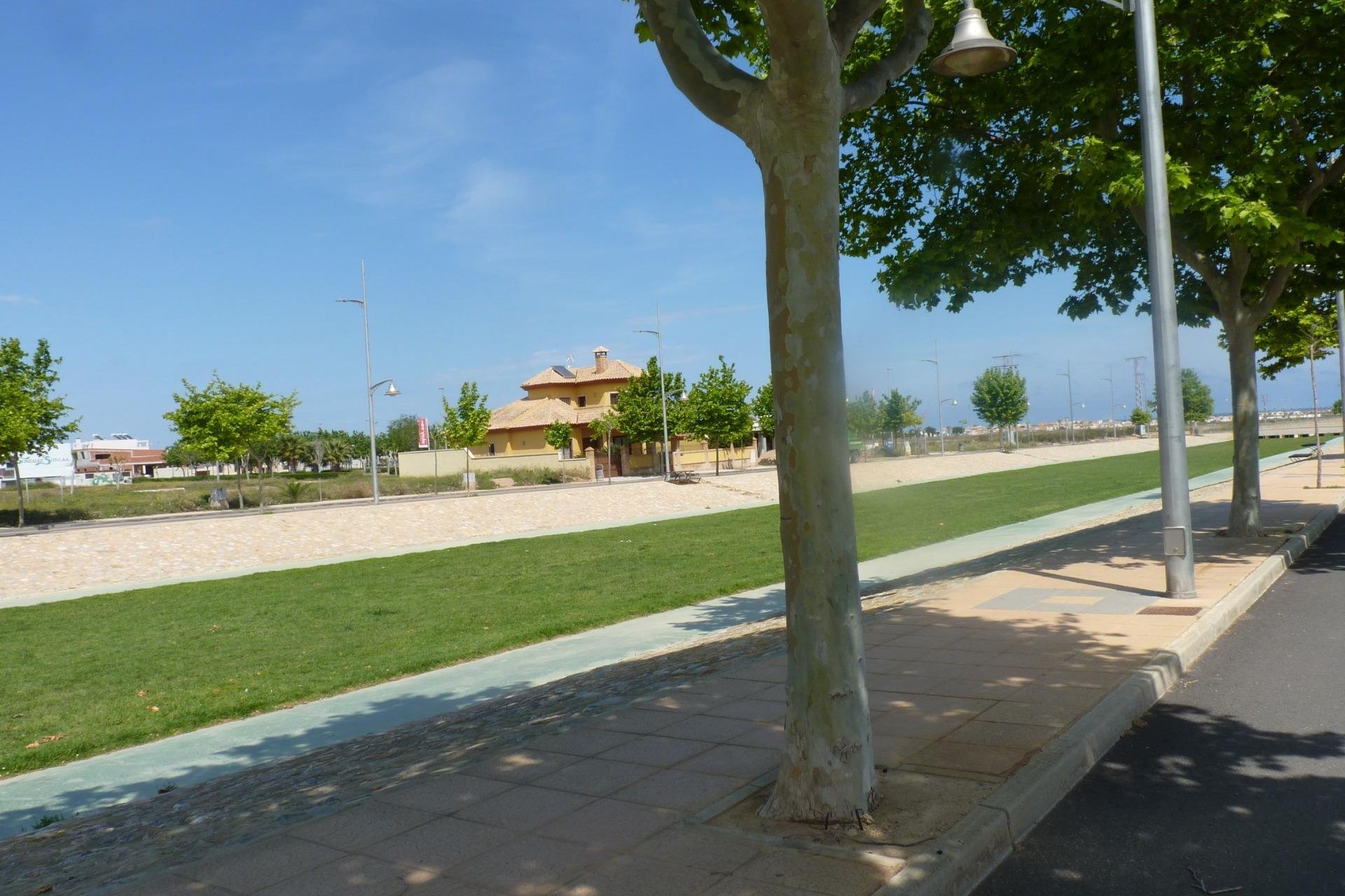 Nowy budynek - Bungalowy -
Pilar de la Horadada - pueblo