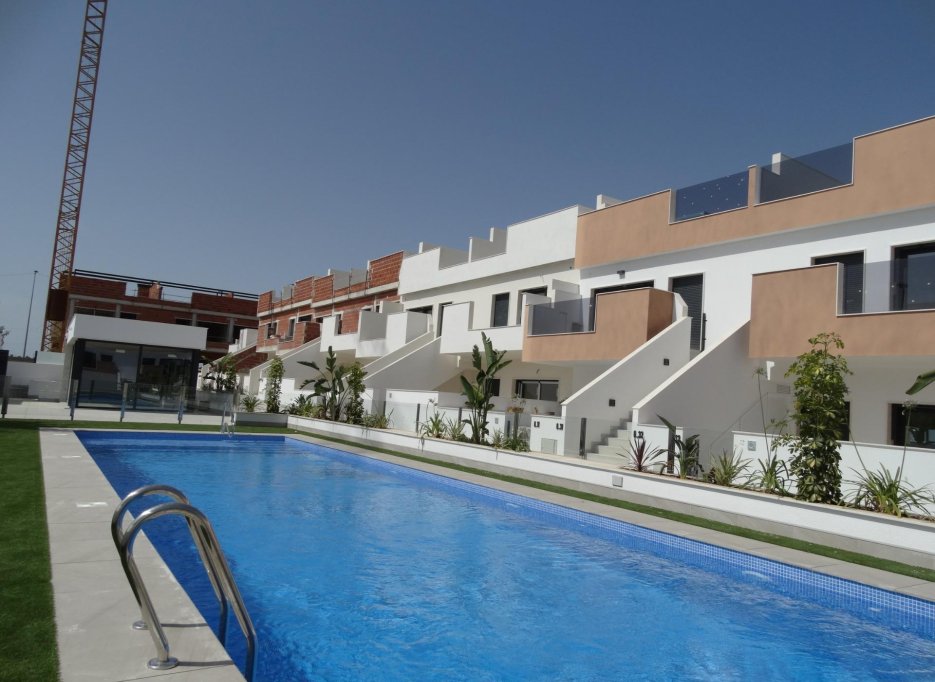 Nowy budynek - Bungalowy -
Pilar de la Horadada - pueblo