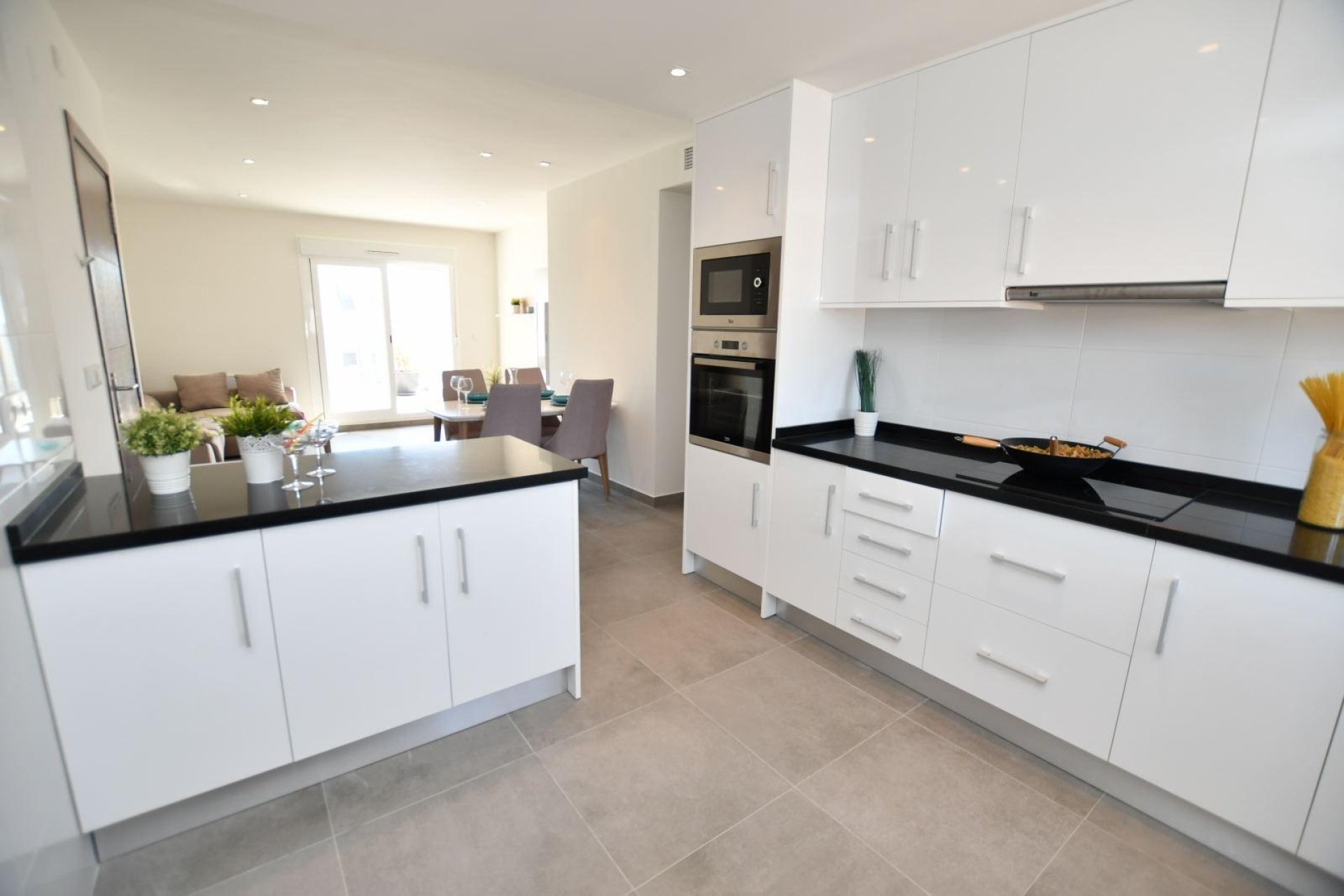 Nowy budynek - Bungalowy -
San Miguel de Salinas - La Cañada