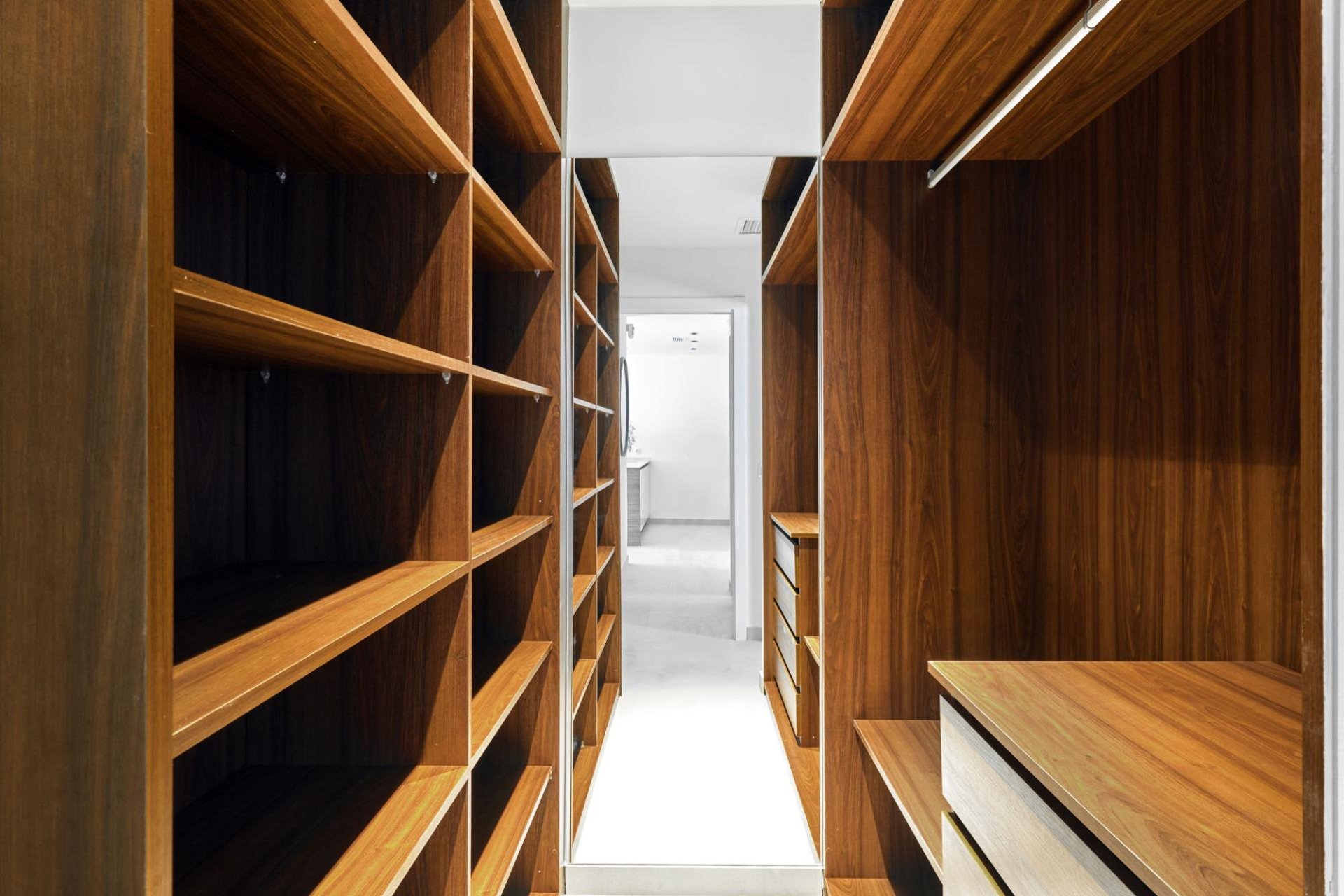 Nowy budynek - Bungalowy -
Torrevieja - Villa Amalia