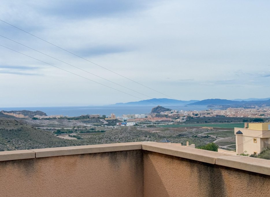 Nowy budynek - Daszek -
Aguilas - Centro