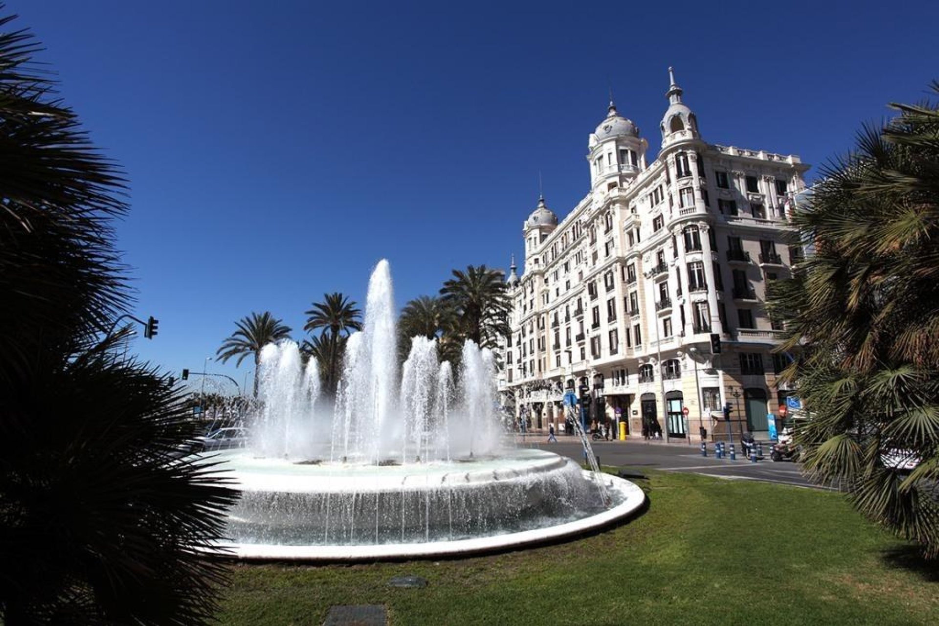 Nowy budynek - Daszek -
Alicante - Benalua