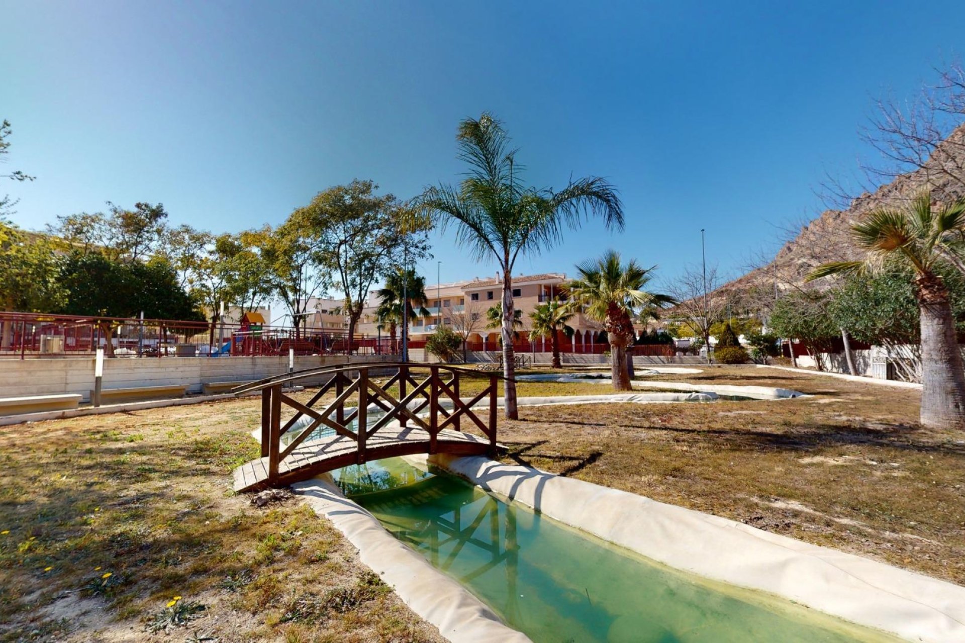 Nowy budynek - Daszek -
Archena - Villanueva del Rio Segura