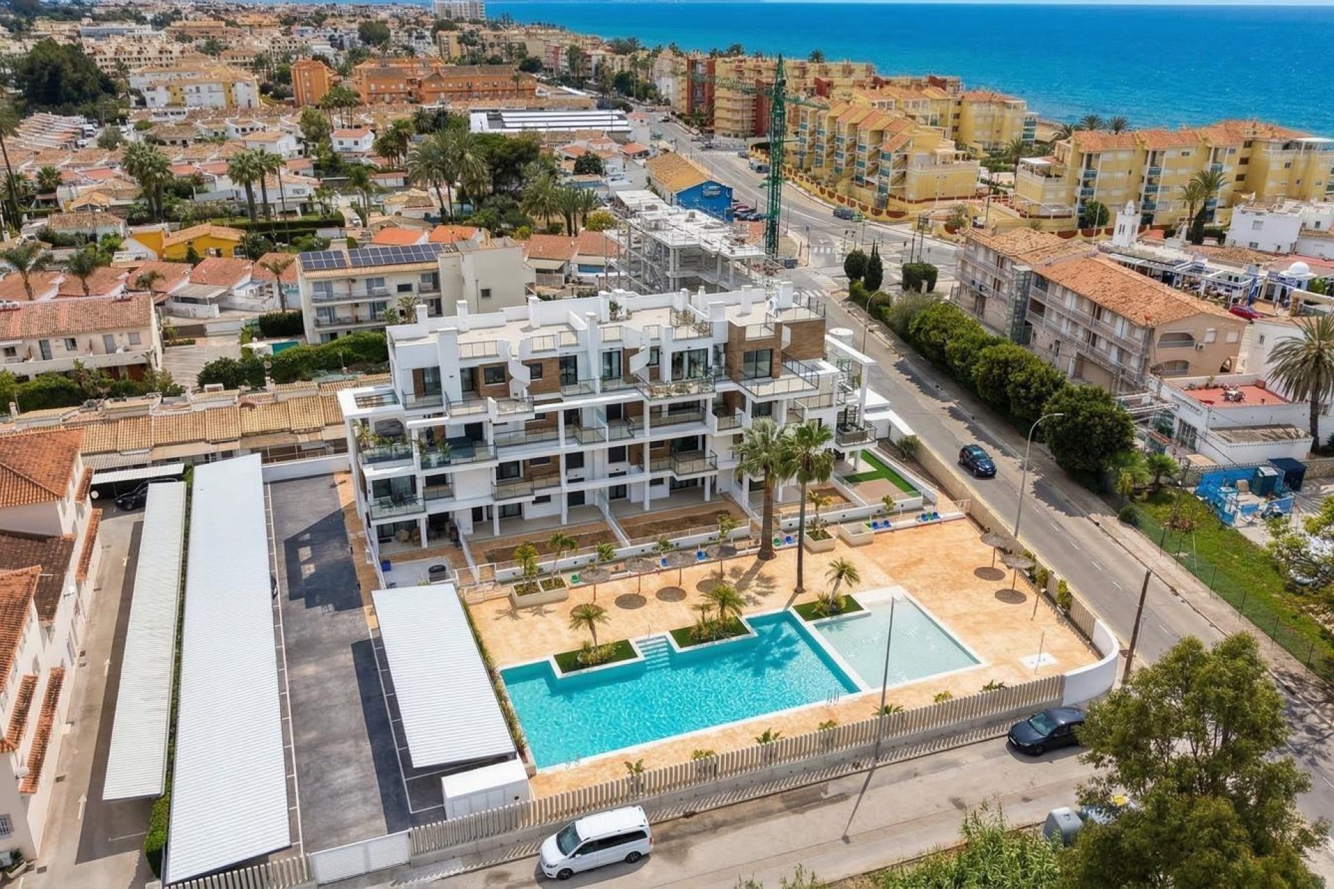 Nowy budynek - Daszek -
Denia - Las Marinas km 2.5