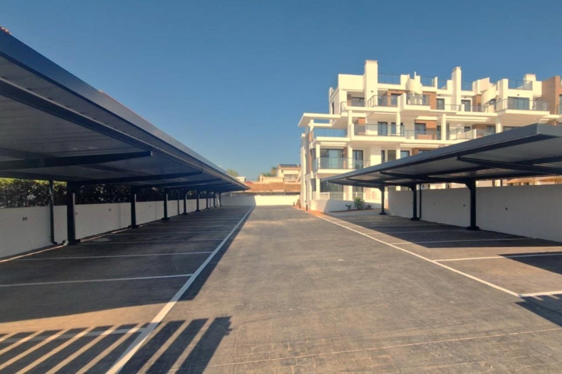 Nowy budynek - Daszek -
Denia - Las Marinas km 2.5