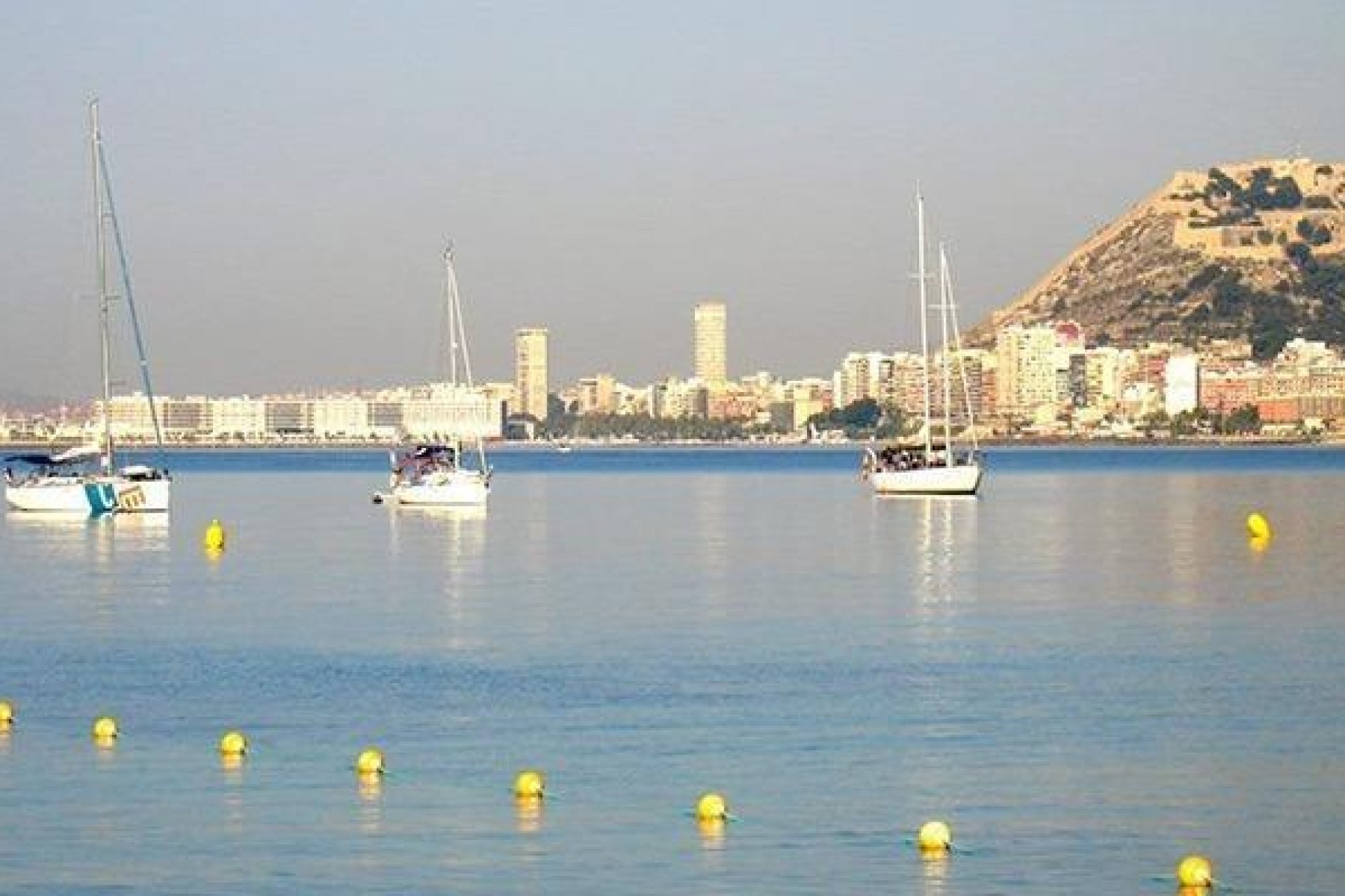 Nowy budynek - Daszek -
El Verger - Playa de La Almadraba