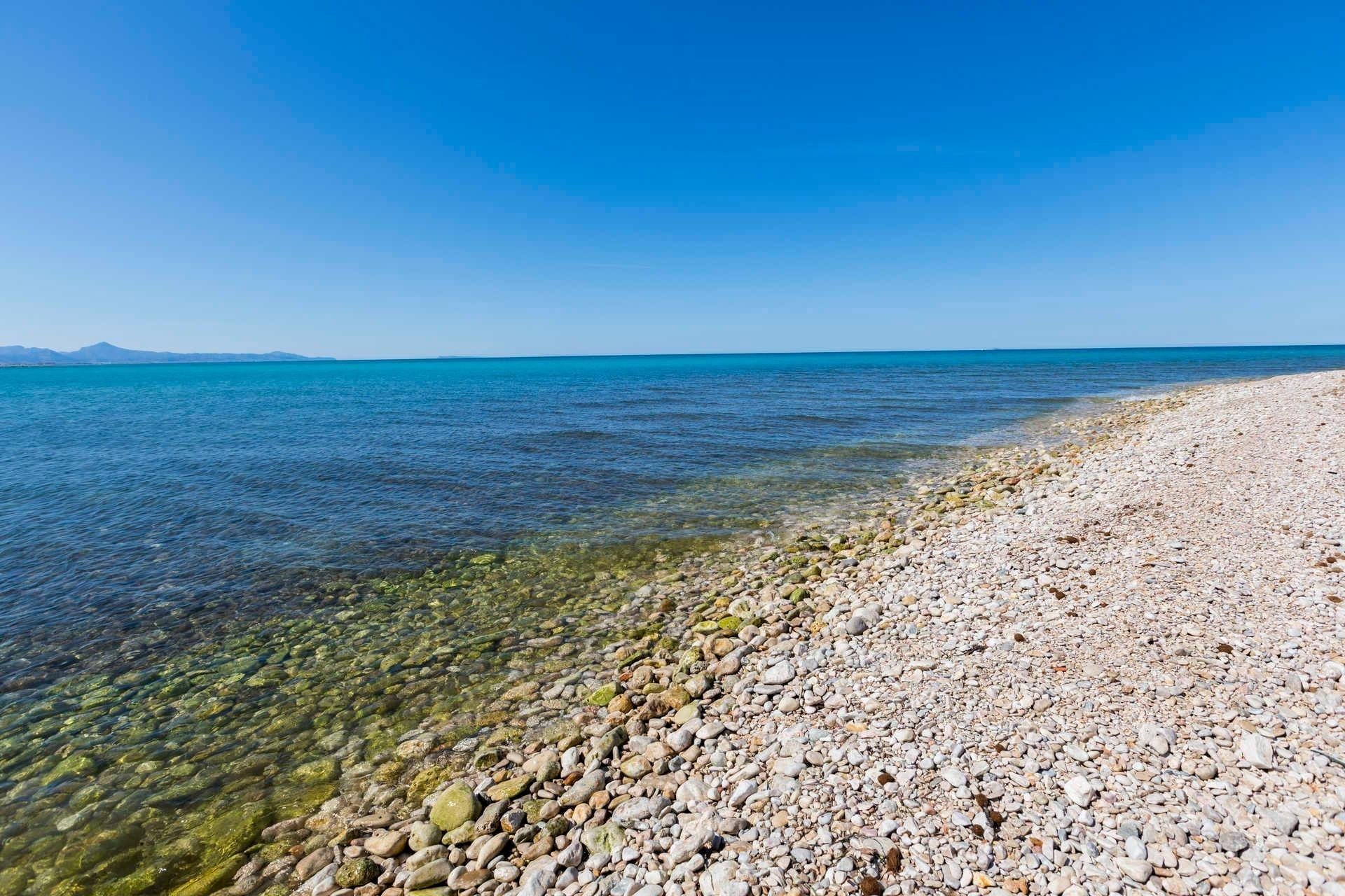 Nowy budynek - Daszek -
El Verger - Playa de La Almadraba