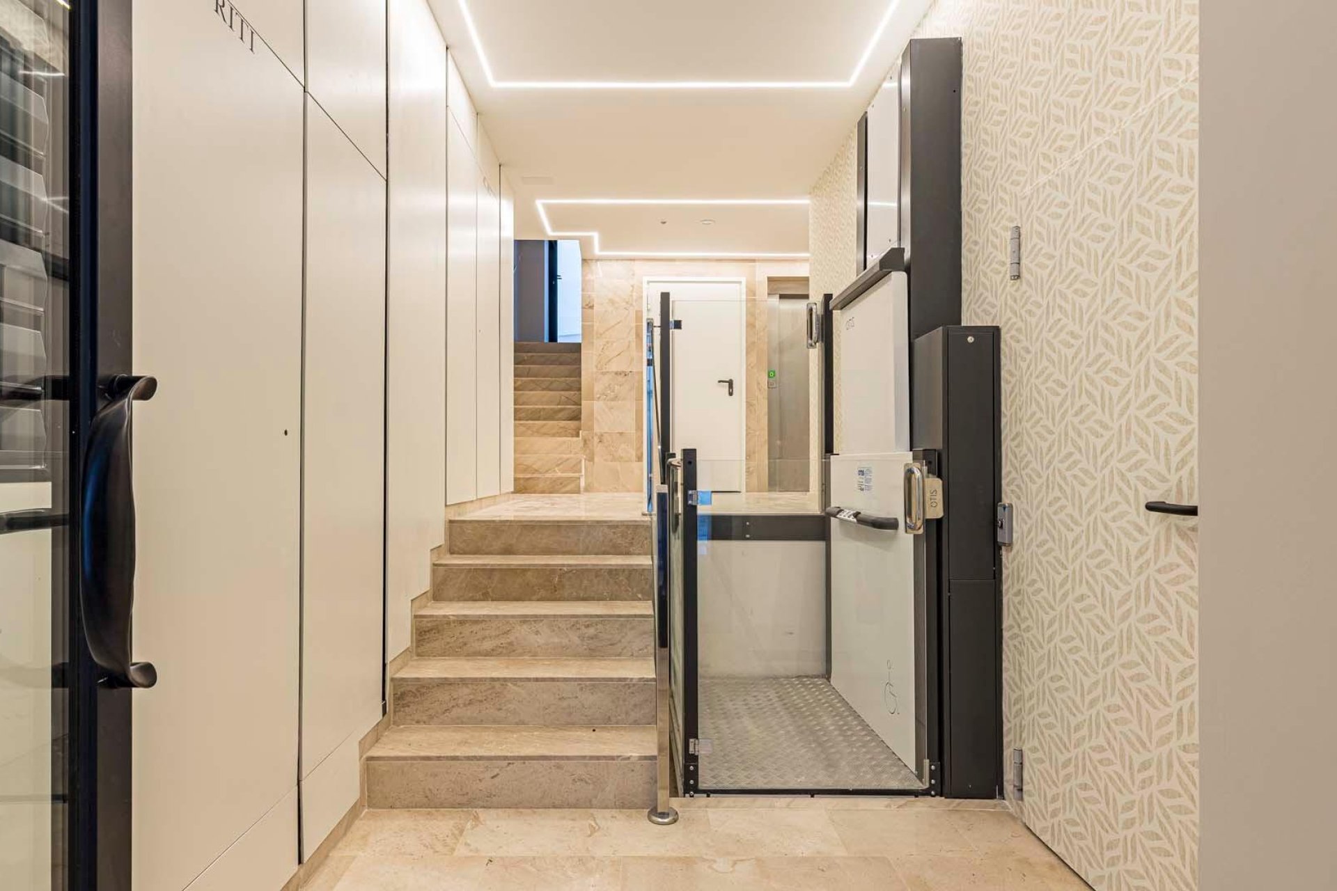 Nowy budynek - Daszek -
Murcia - Centro