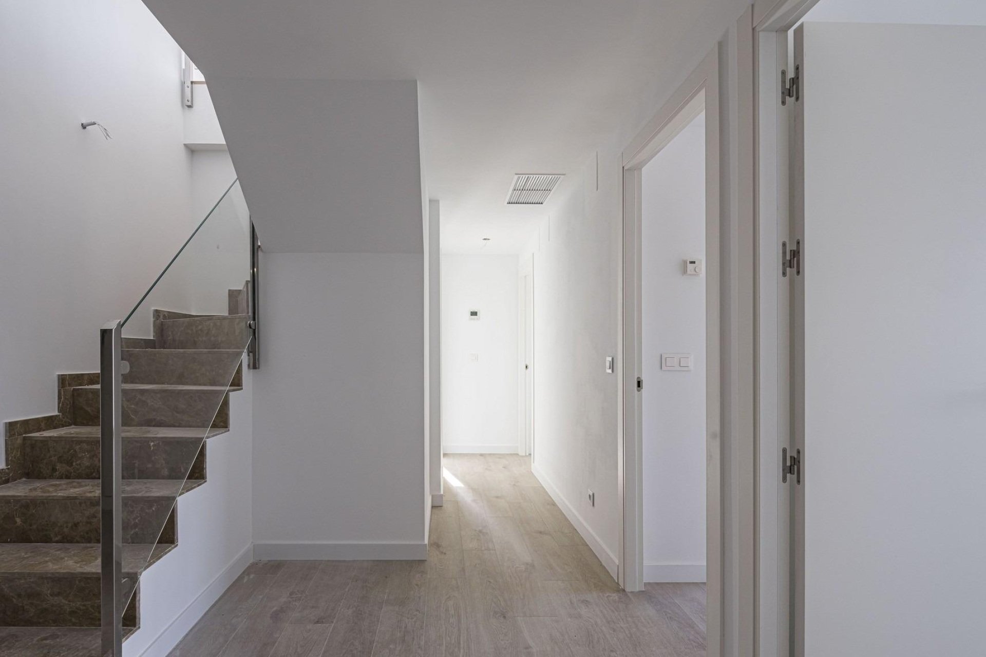 Nowy budynek - Daszek -
Murcia - Centro