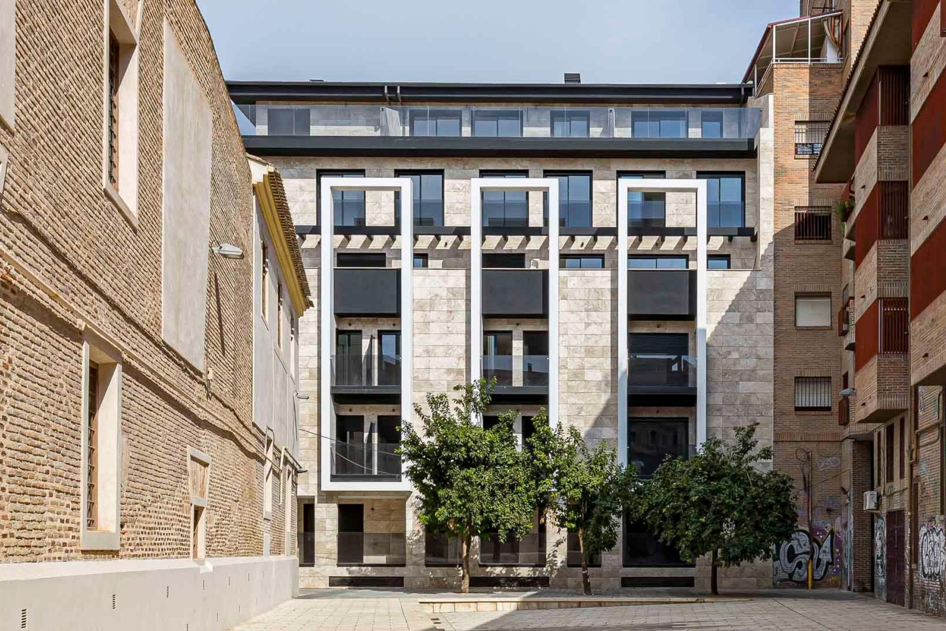 Nowy budynek - Daszek -
Murcia - Centro