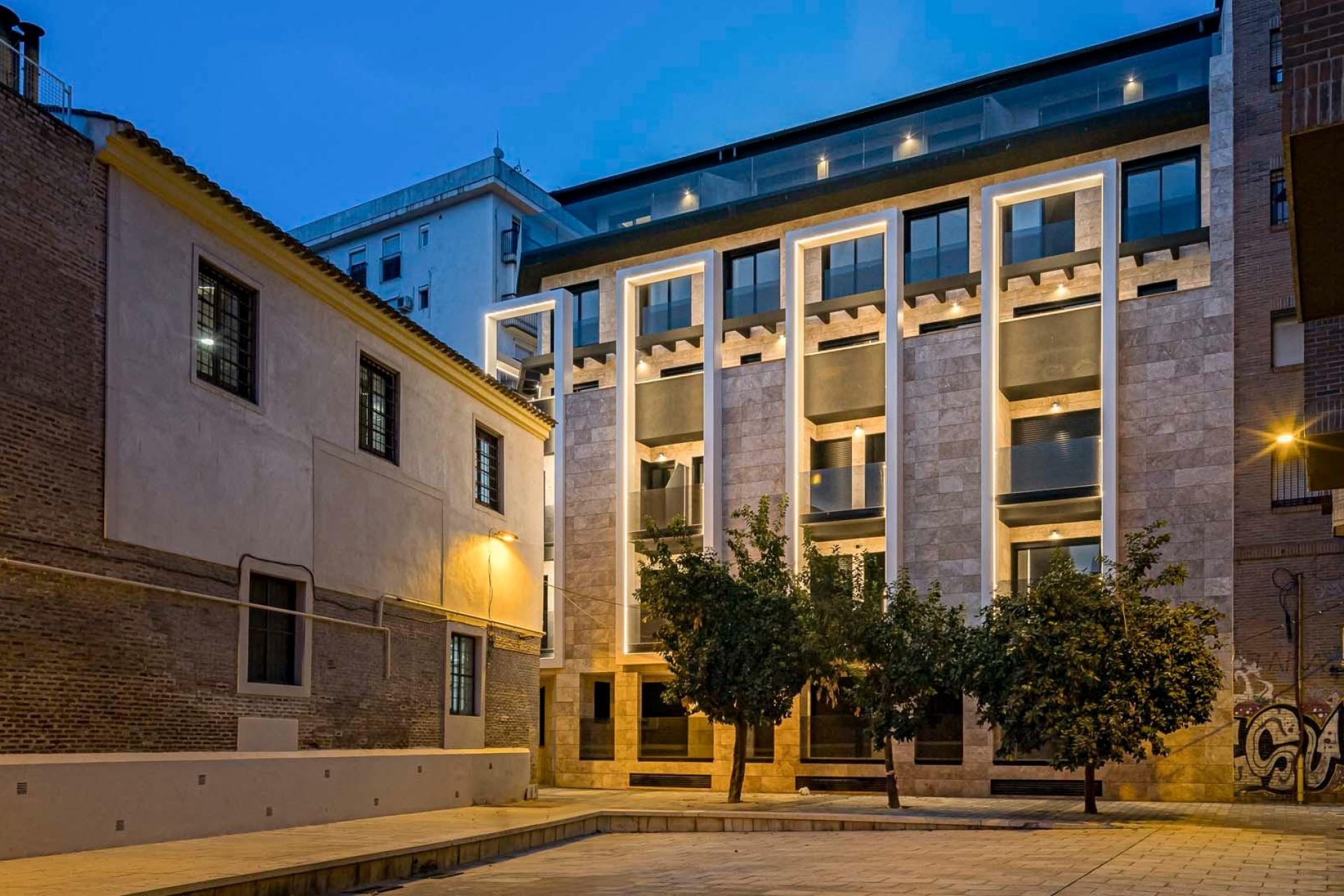 Nowy budynek - Daszek -
Murcia - Centro