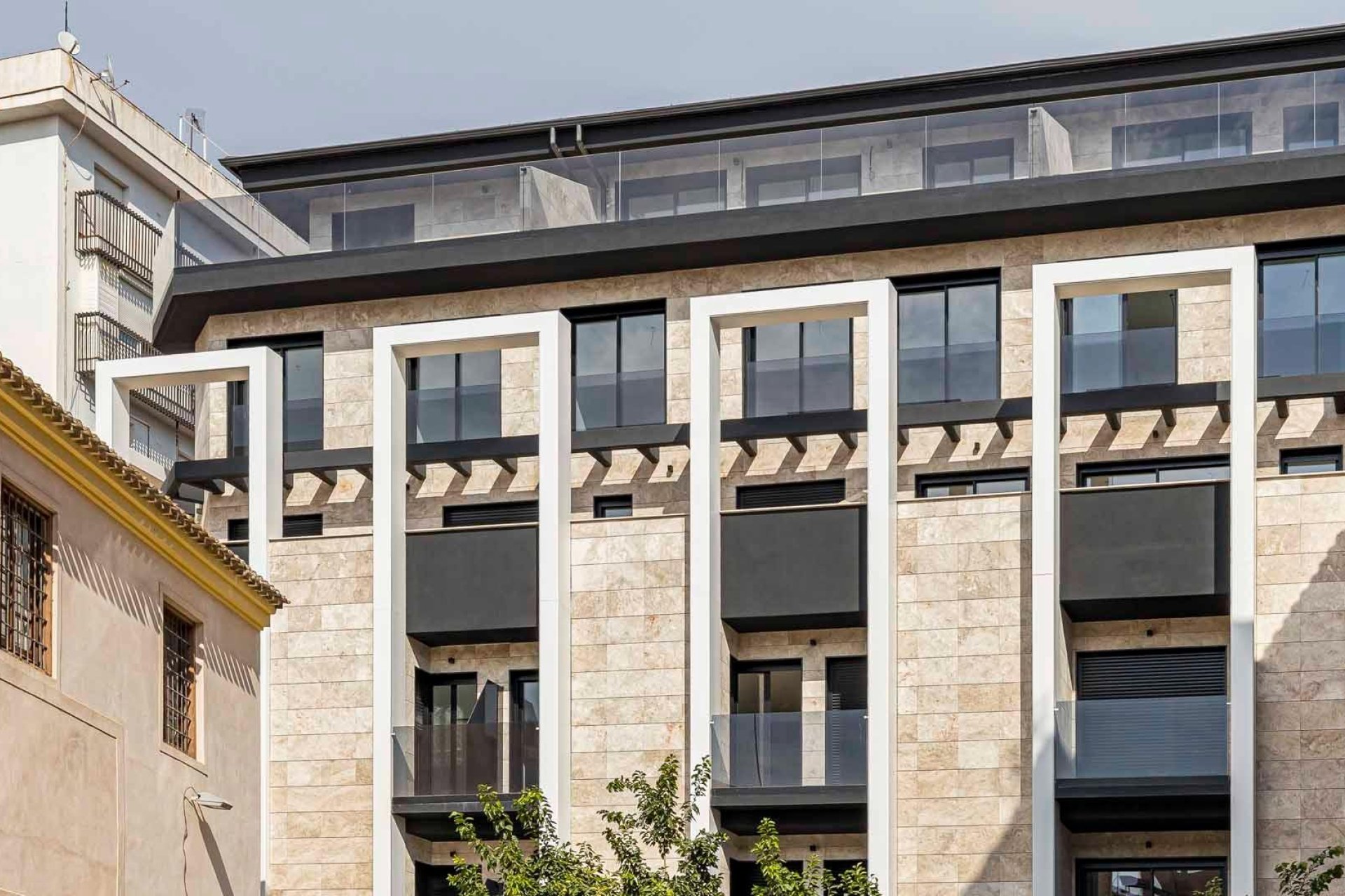 Nowy budynek - Daszek -
Murcia - Centro