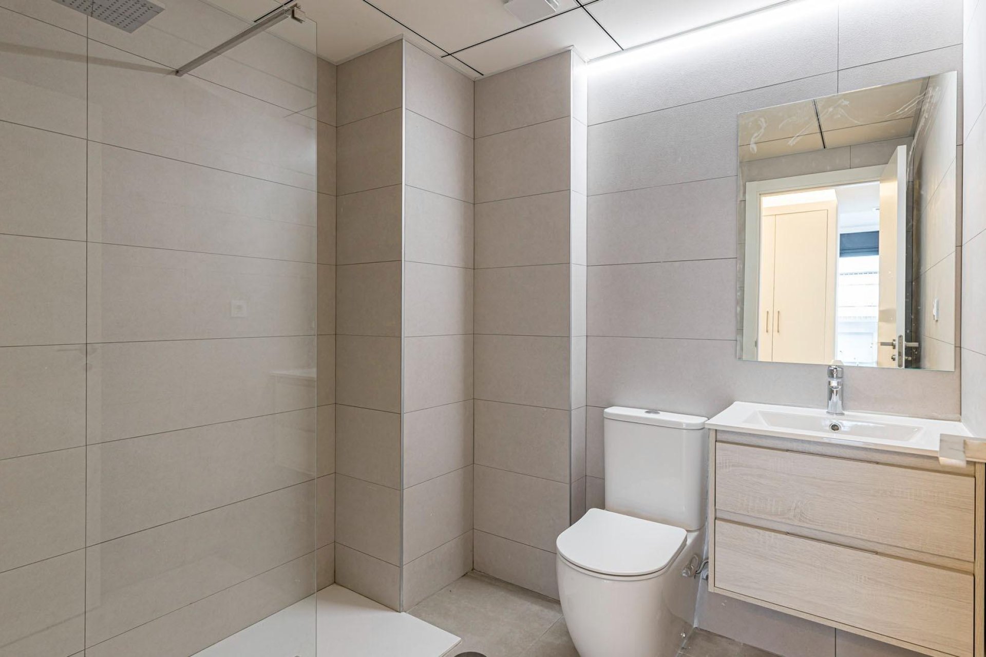 Nowy budynek - Daszek -
Murcia - Centro