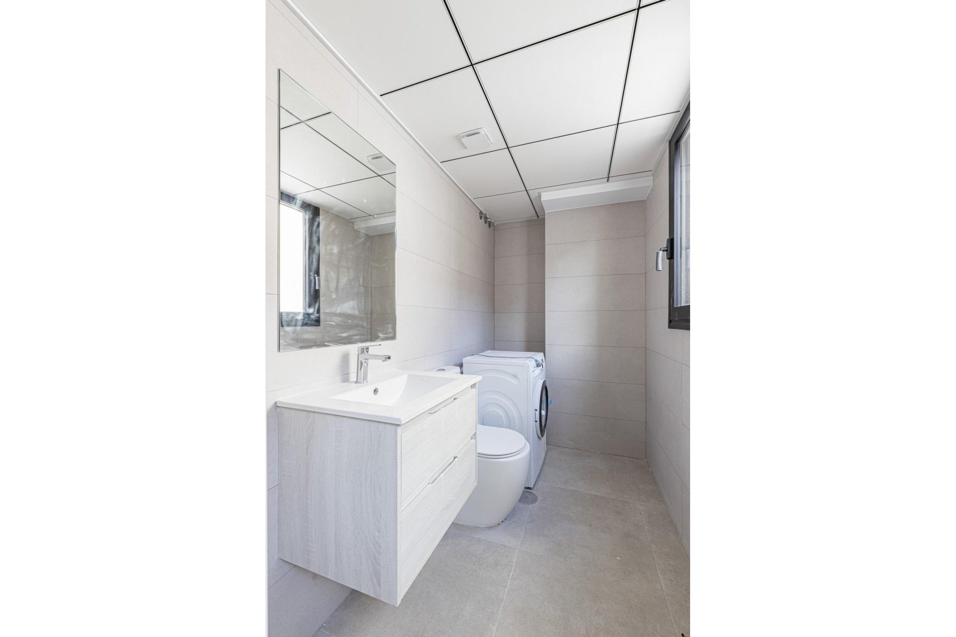 Nowy budynek - Daszek -
Murcia - Centro