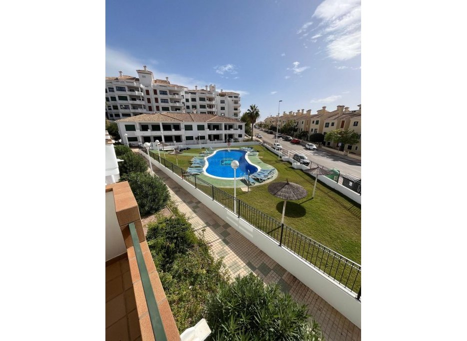 Nowy budynek - Daszek -
Orihuela Costa - Lomas de Campoamor