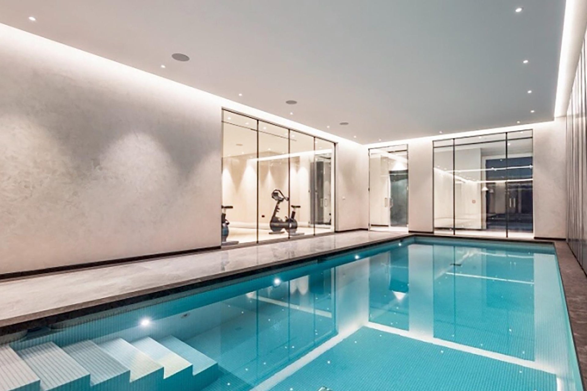 Nowy budynek - Daszek -
Relleu - pueblo