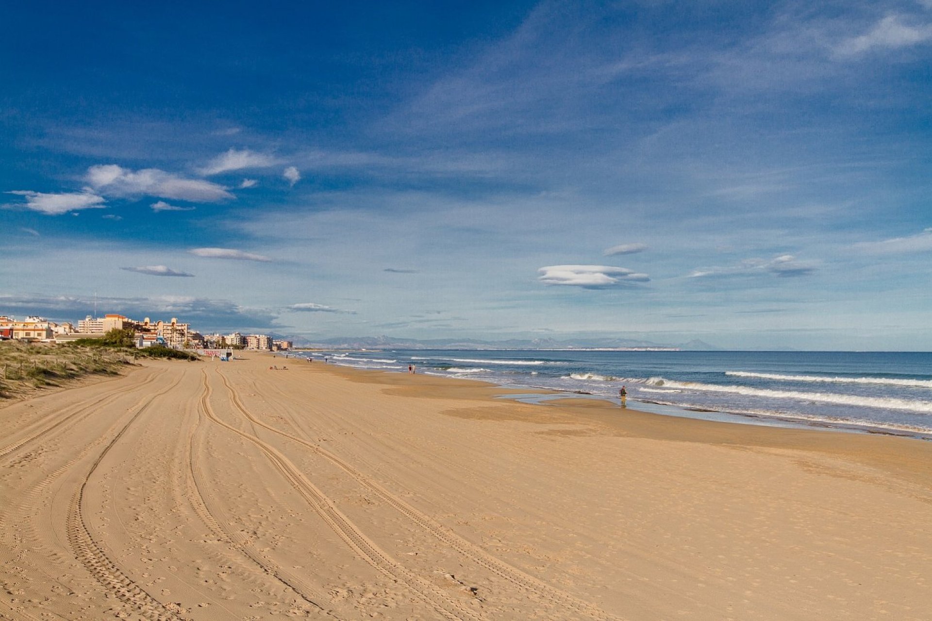 Nowy budynek - Daszek -
Torrevieja - La Mata