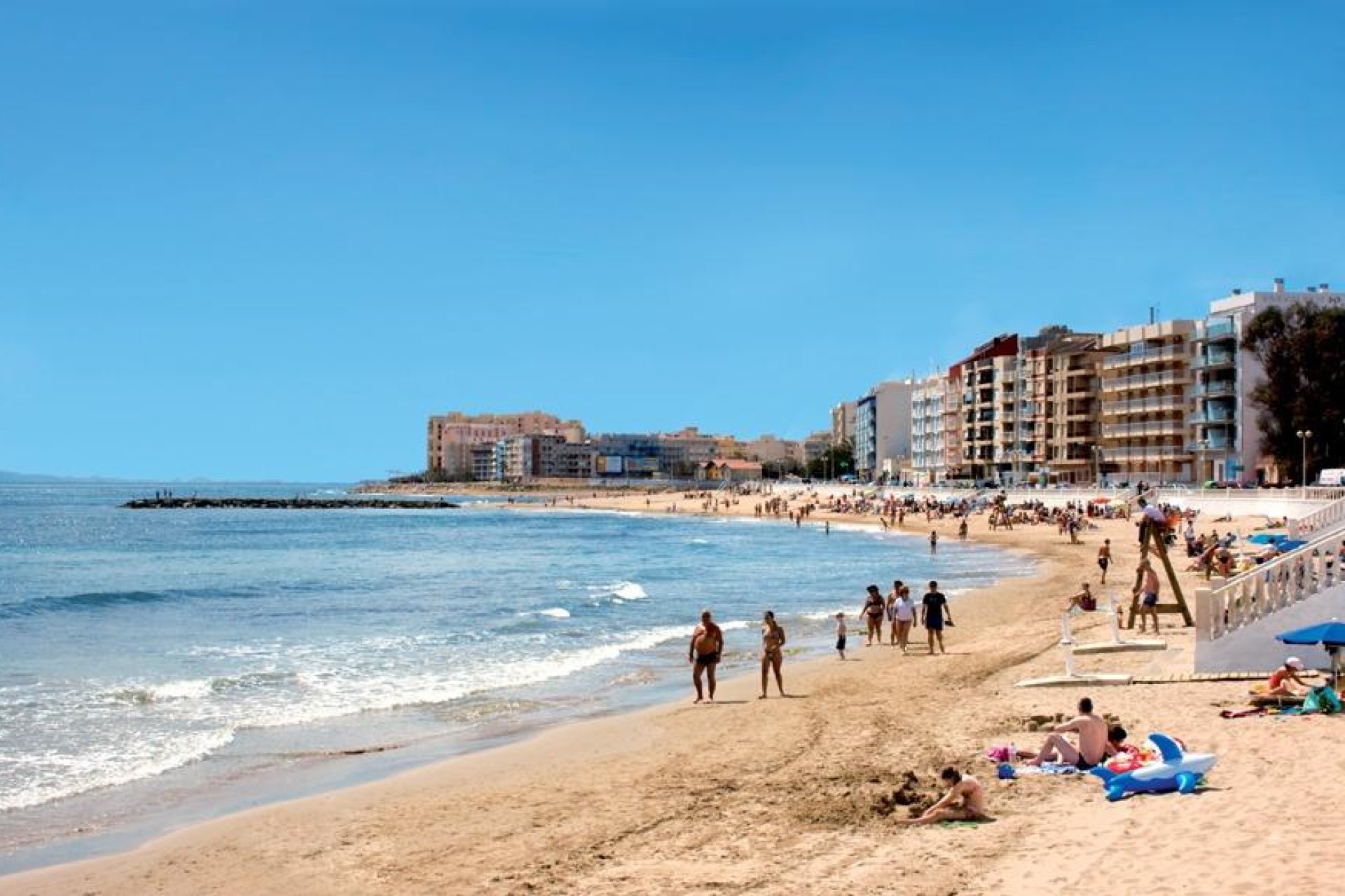 Nowy budynek - Daszek -
Torrevieja - Playa de El Cura