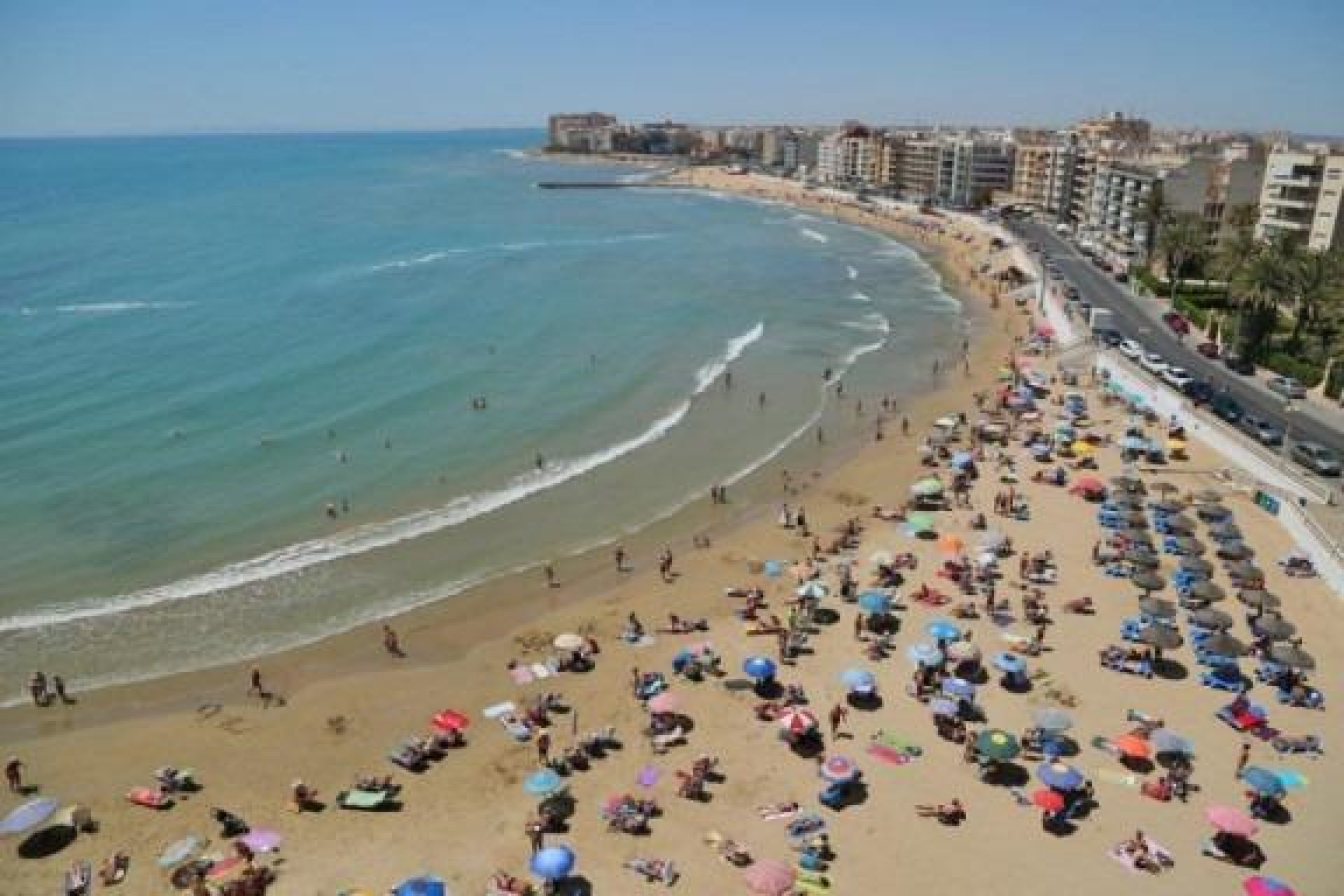 Nowy budynek - Daszek -
Torrevieja - Playa de El Cura