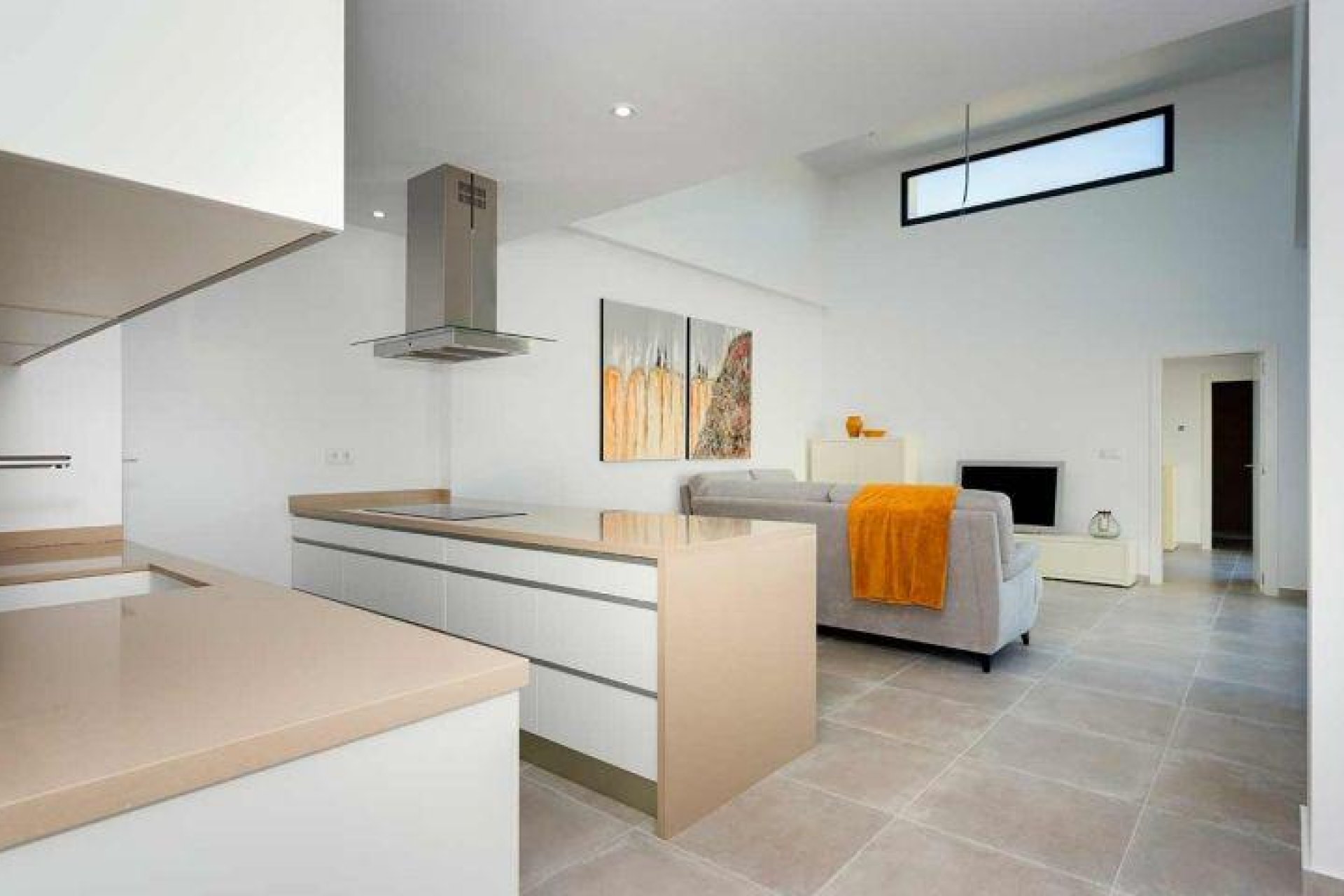 Nowy budynek - Quad House -
Daya Nueva - Centro