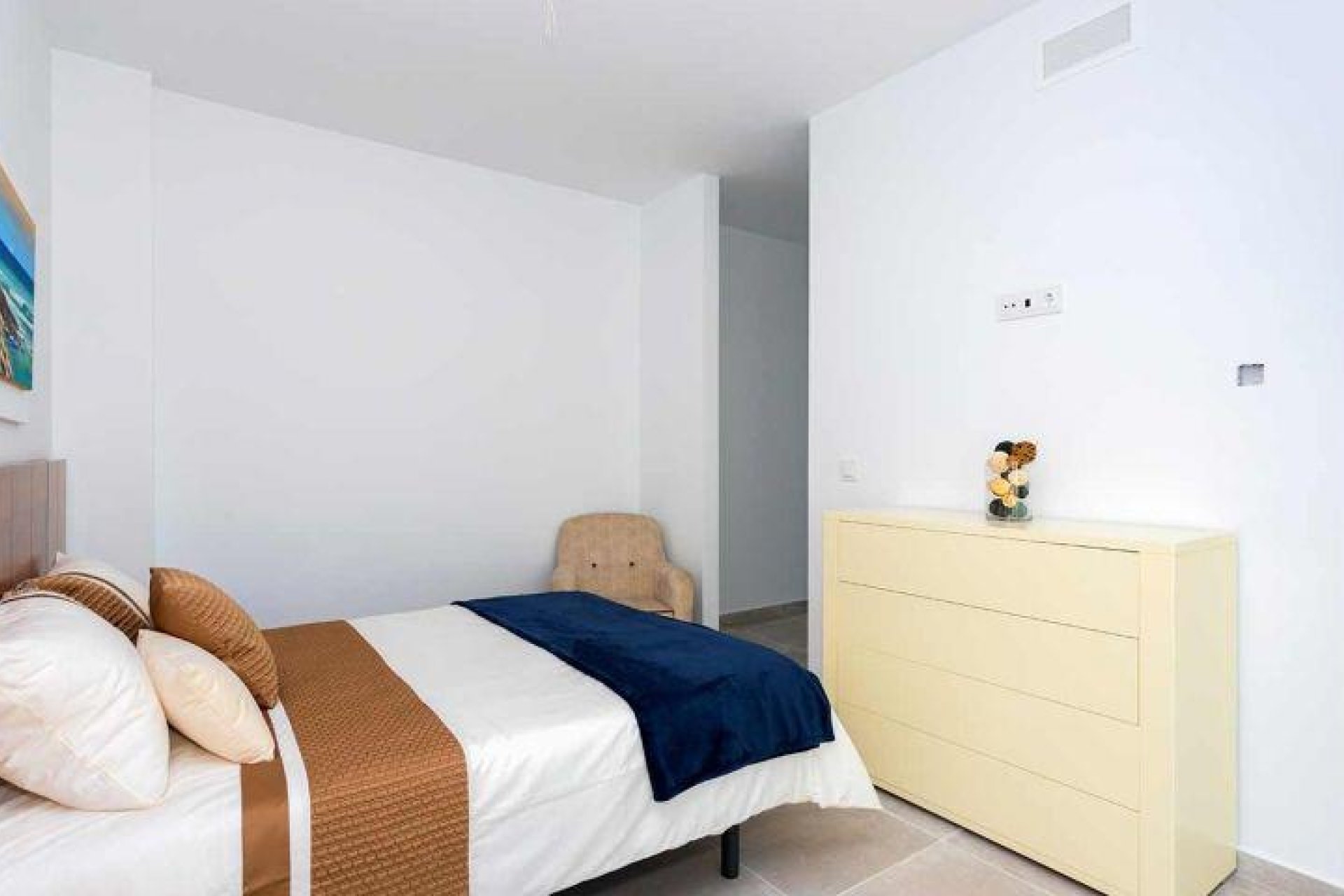Nowy budynek - Quad House -
Daya Nueva - Centro