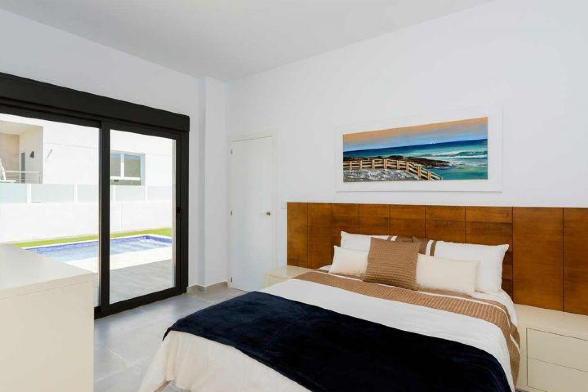 Nowy budynek - Quad House -
Daya Nueva - Centro