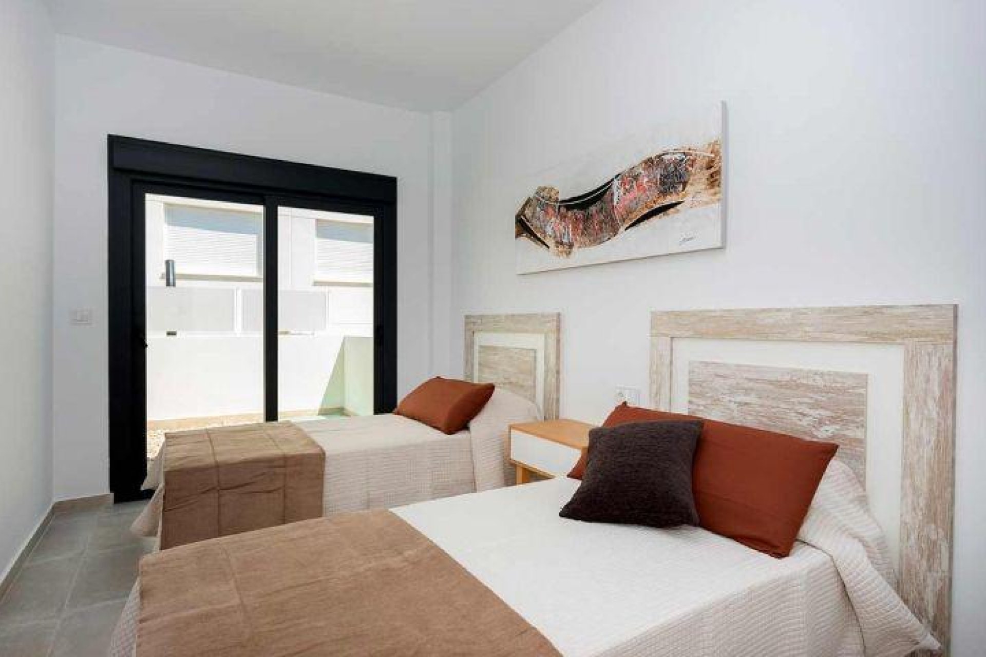 Nowy budynek - Quad House -
Daya Nueva - Centro