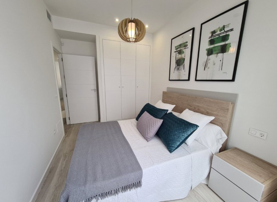 Nowy budynek - Town House -
Avileses