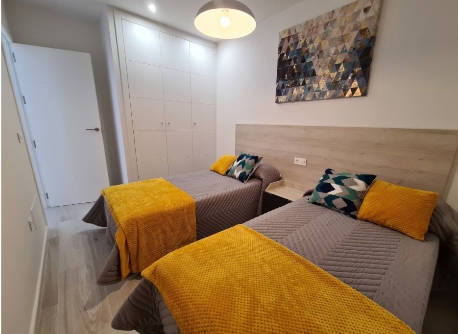 Nowy budynek - Town House -
Avileses