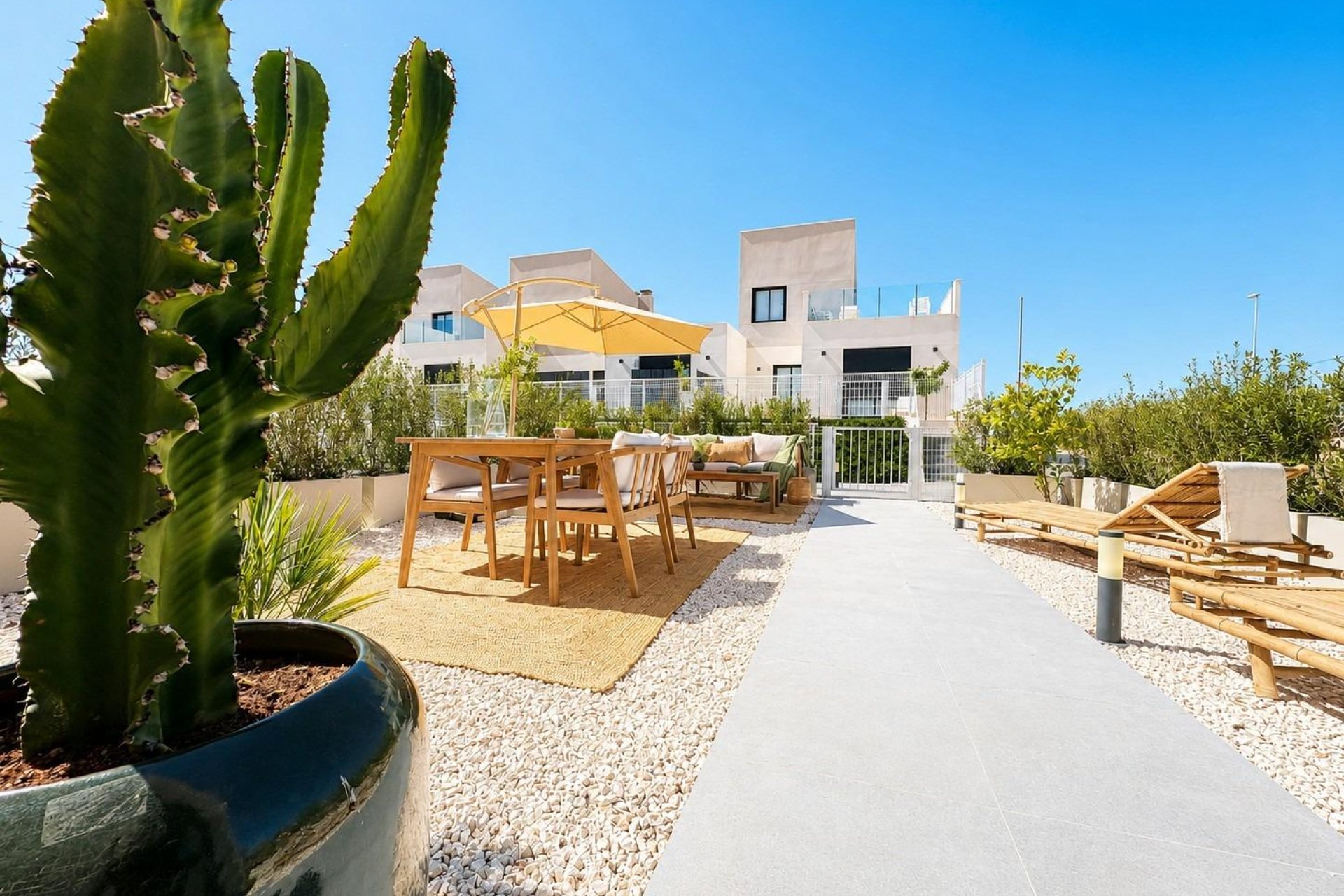 Nowy budynek - Town House -
Banos y Mendigo - Altaona Golf