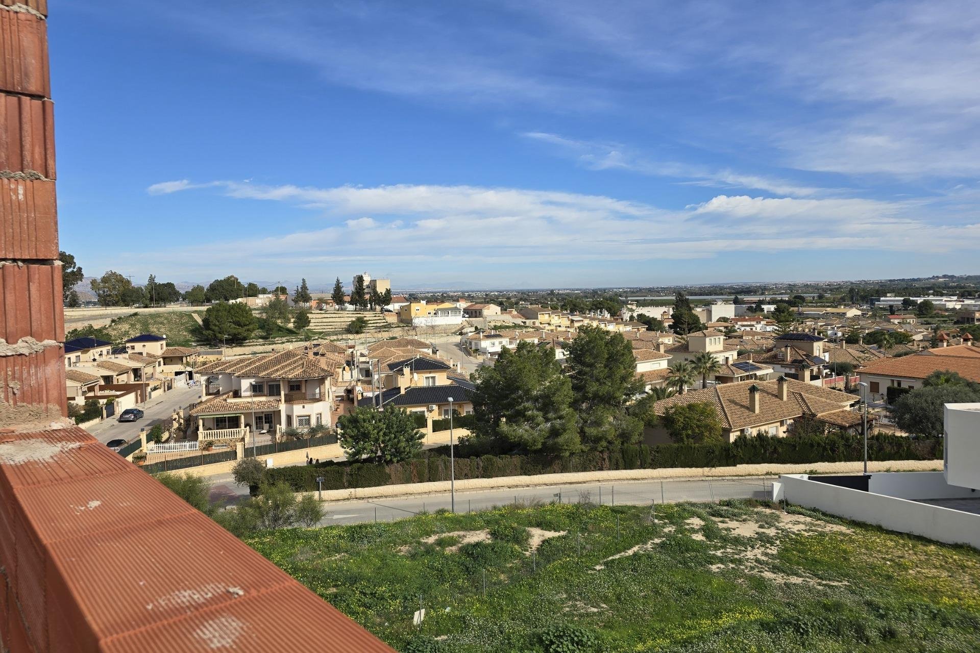 Nowy budynek - Town House -
Bigastro - pueblo