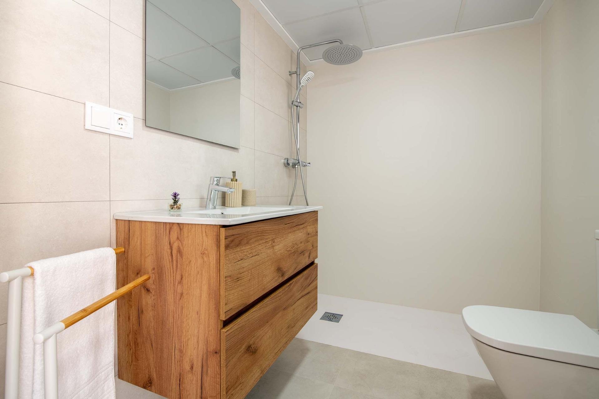 Nowy budynek - Town House -
Cox - San Fernando