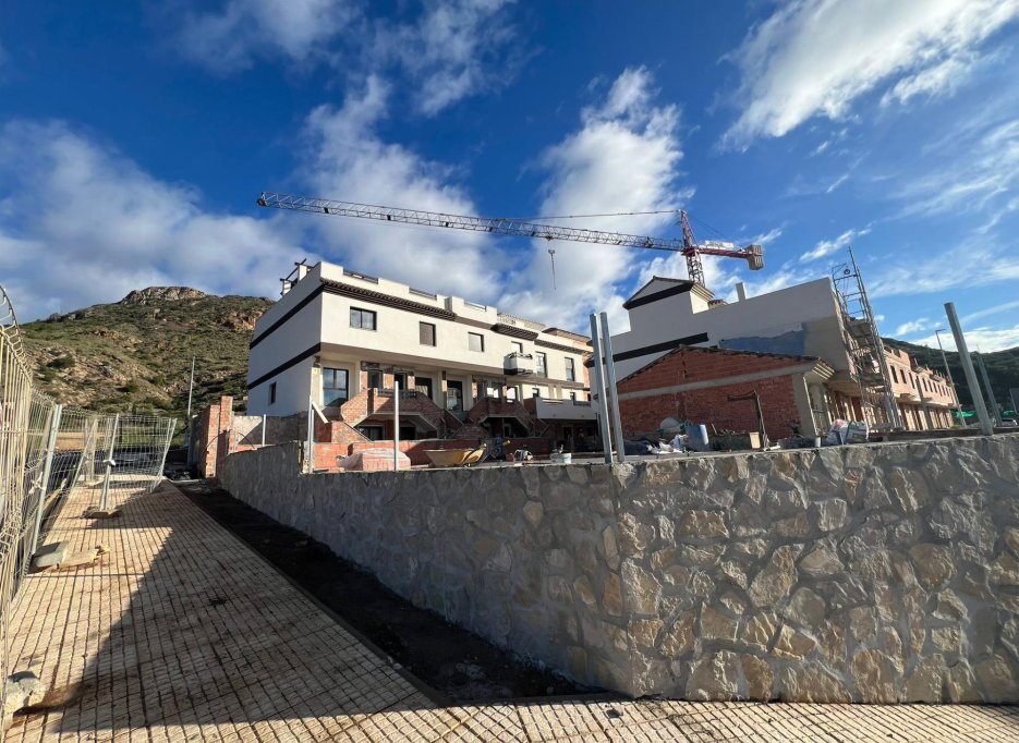 Nowy budynek - Town House -
La Union - centro