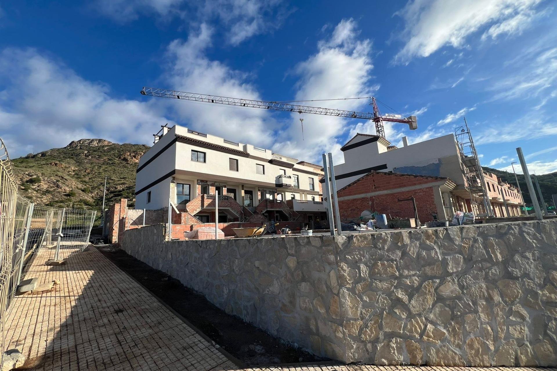 Nowy budynek - Town House -
La Union - centro