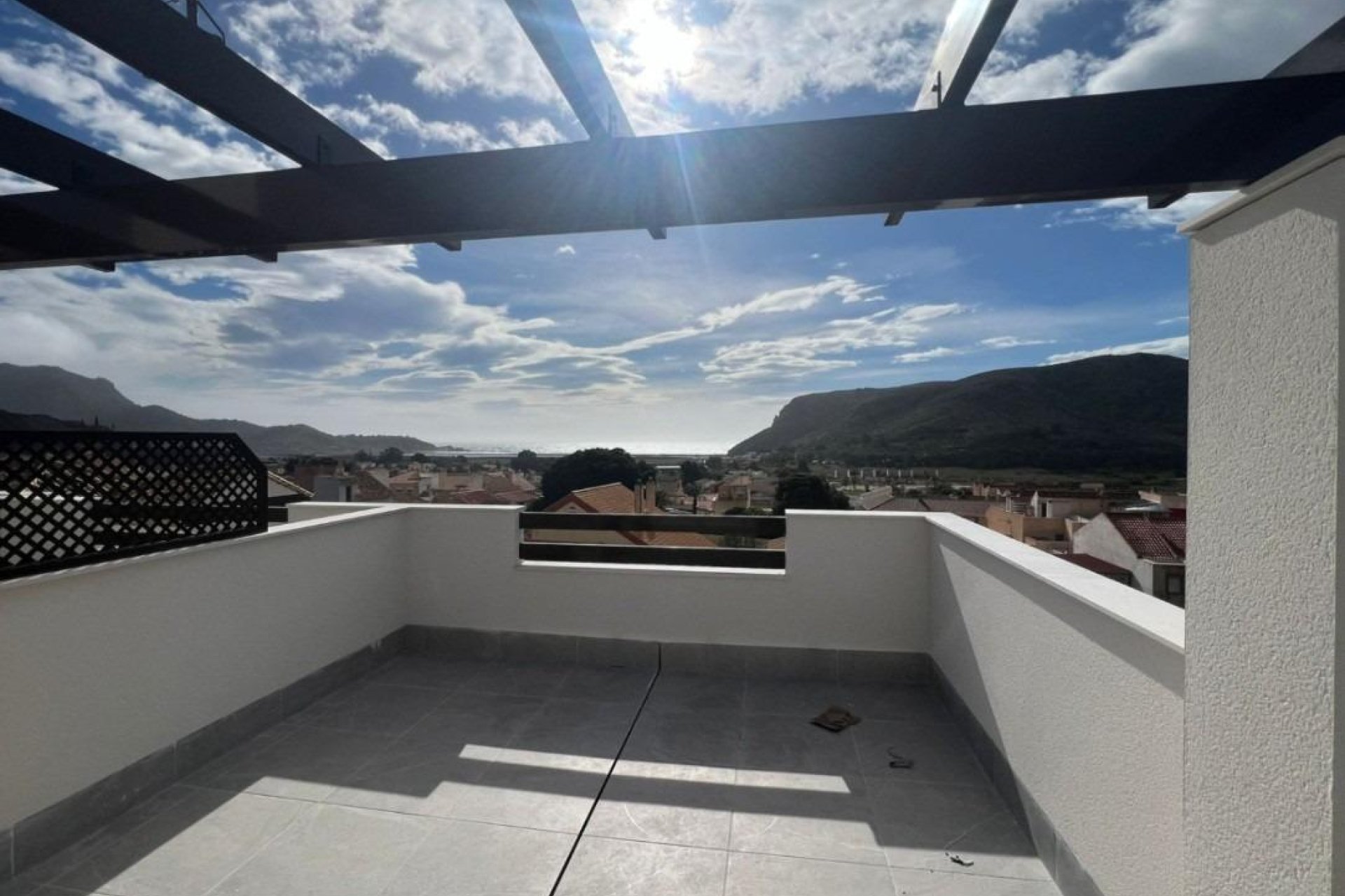 Nowy budynek - Town House -
La Union - centro