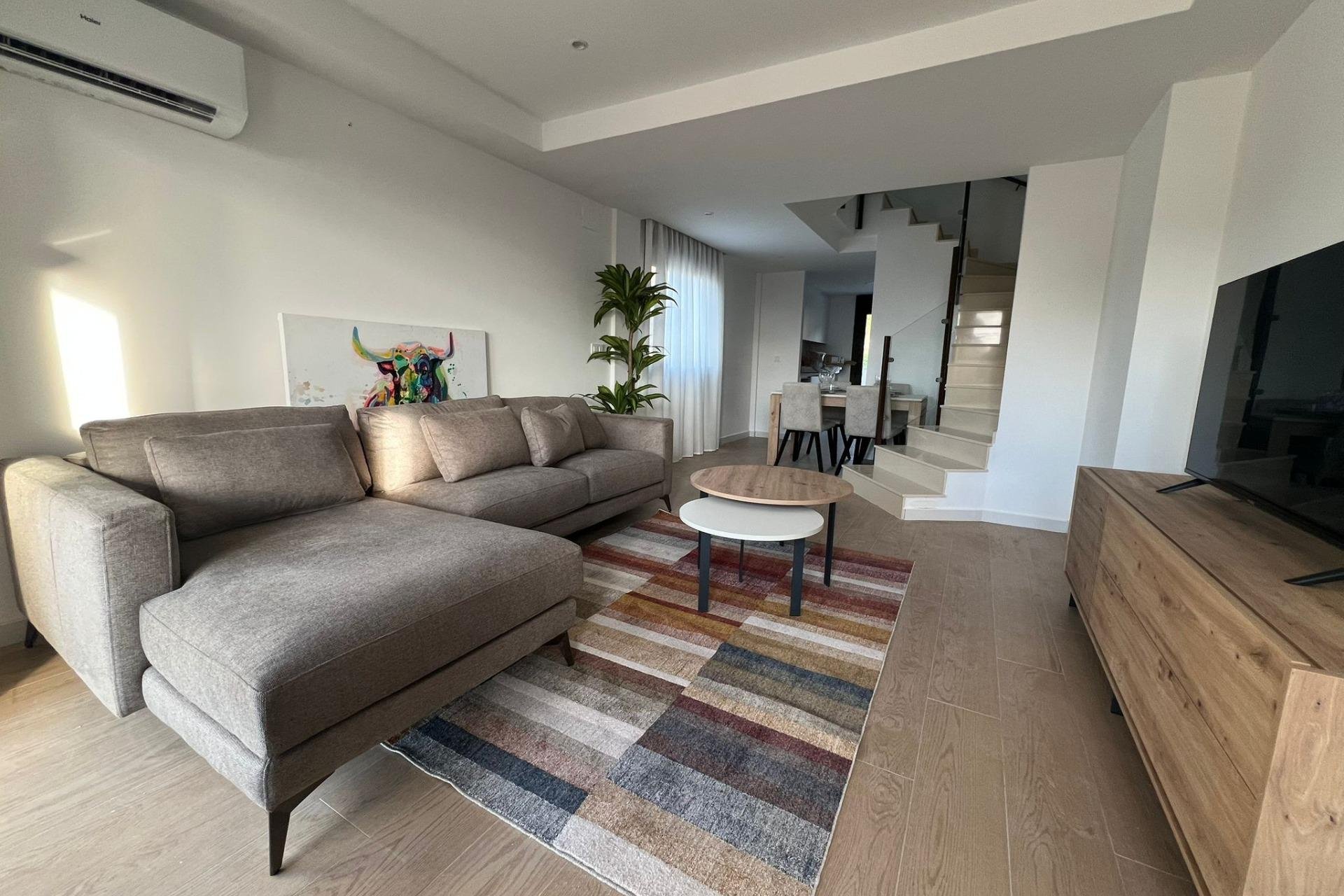 Nowy budynek - Town House -
La Union - centro