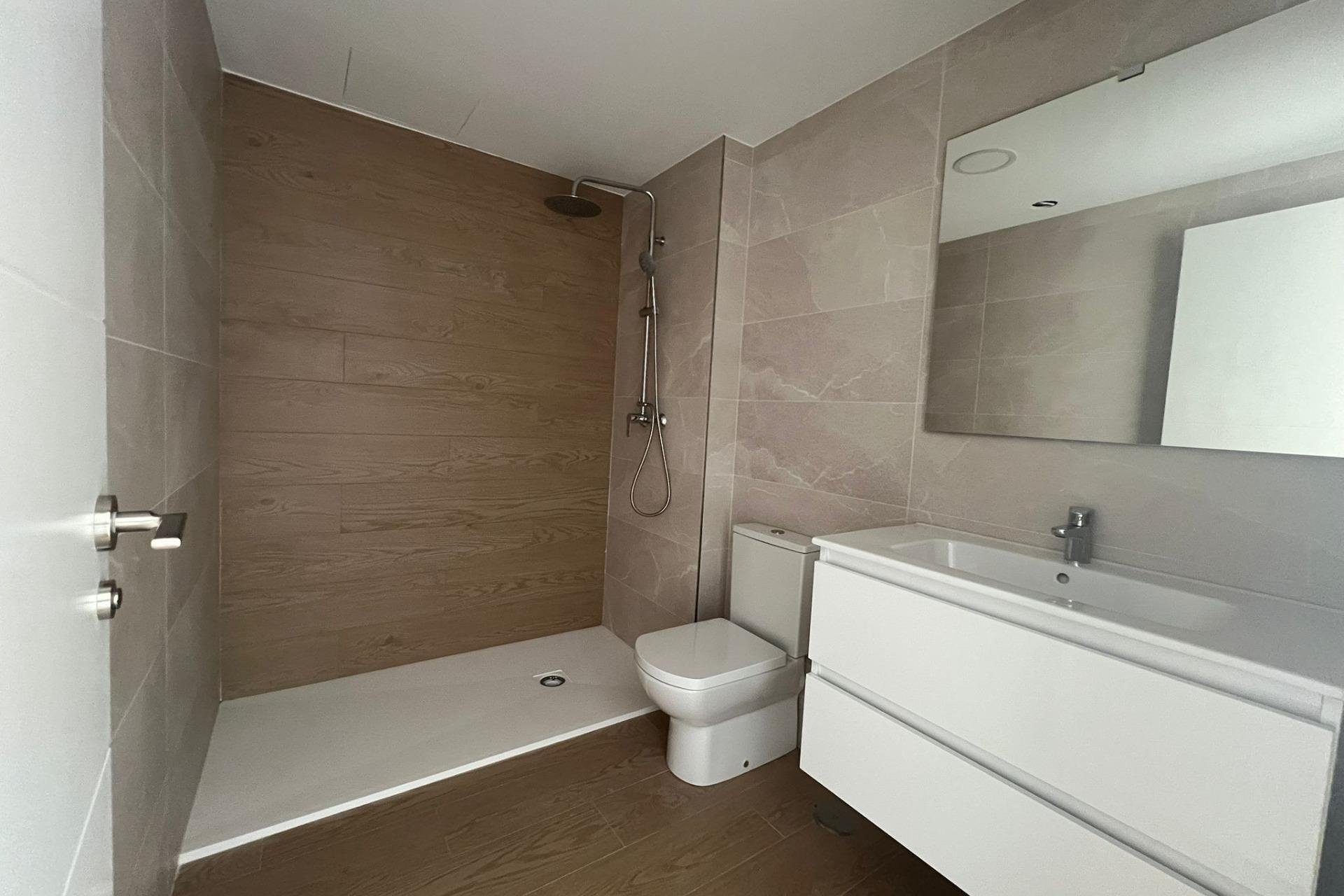 Nowy budynek - Town House -
La Union - centro