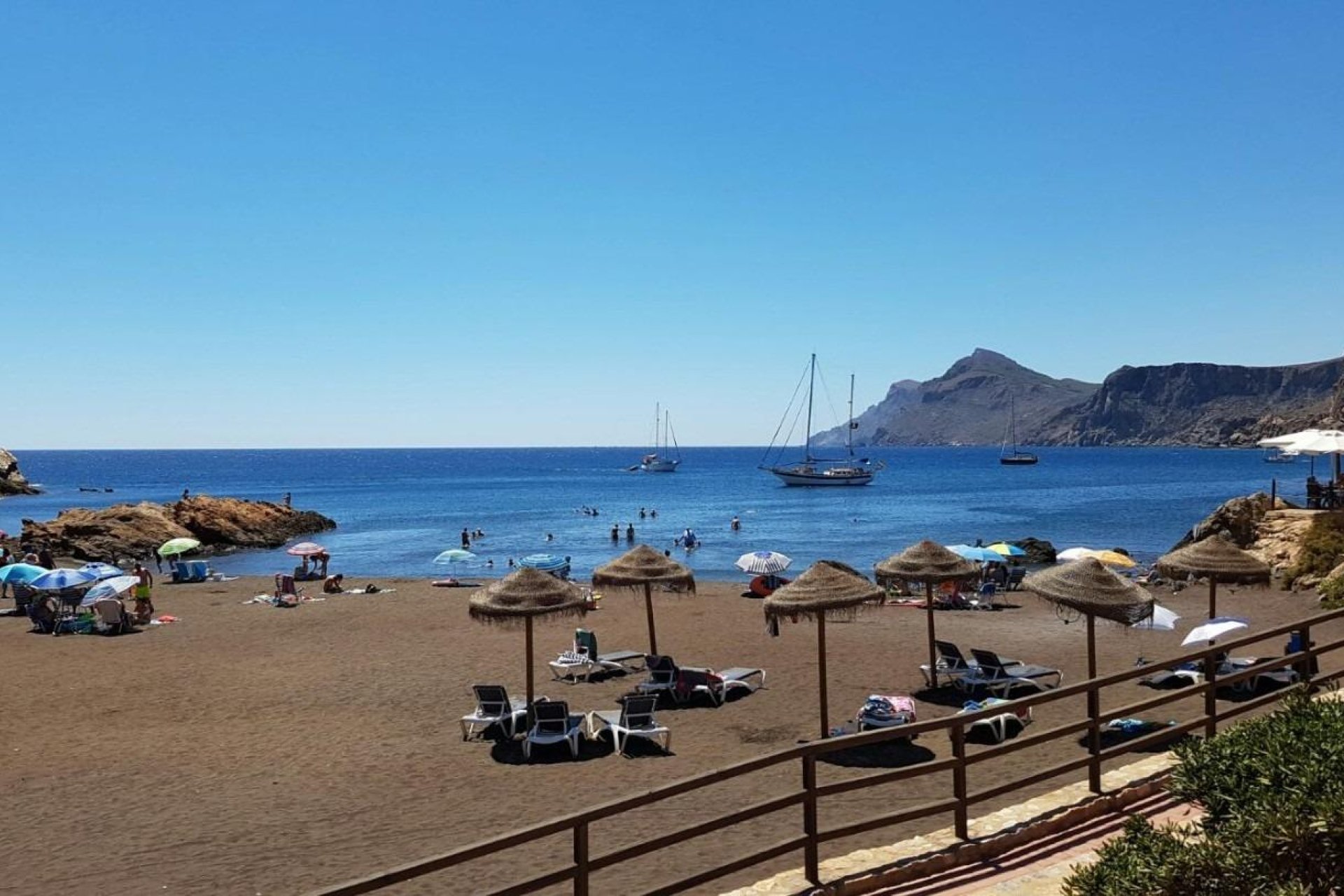 Nowy budynek - Town House -
La Union - centro