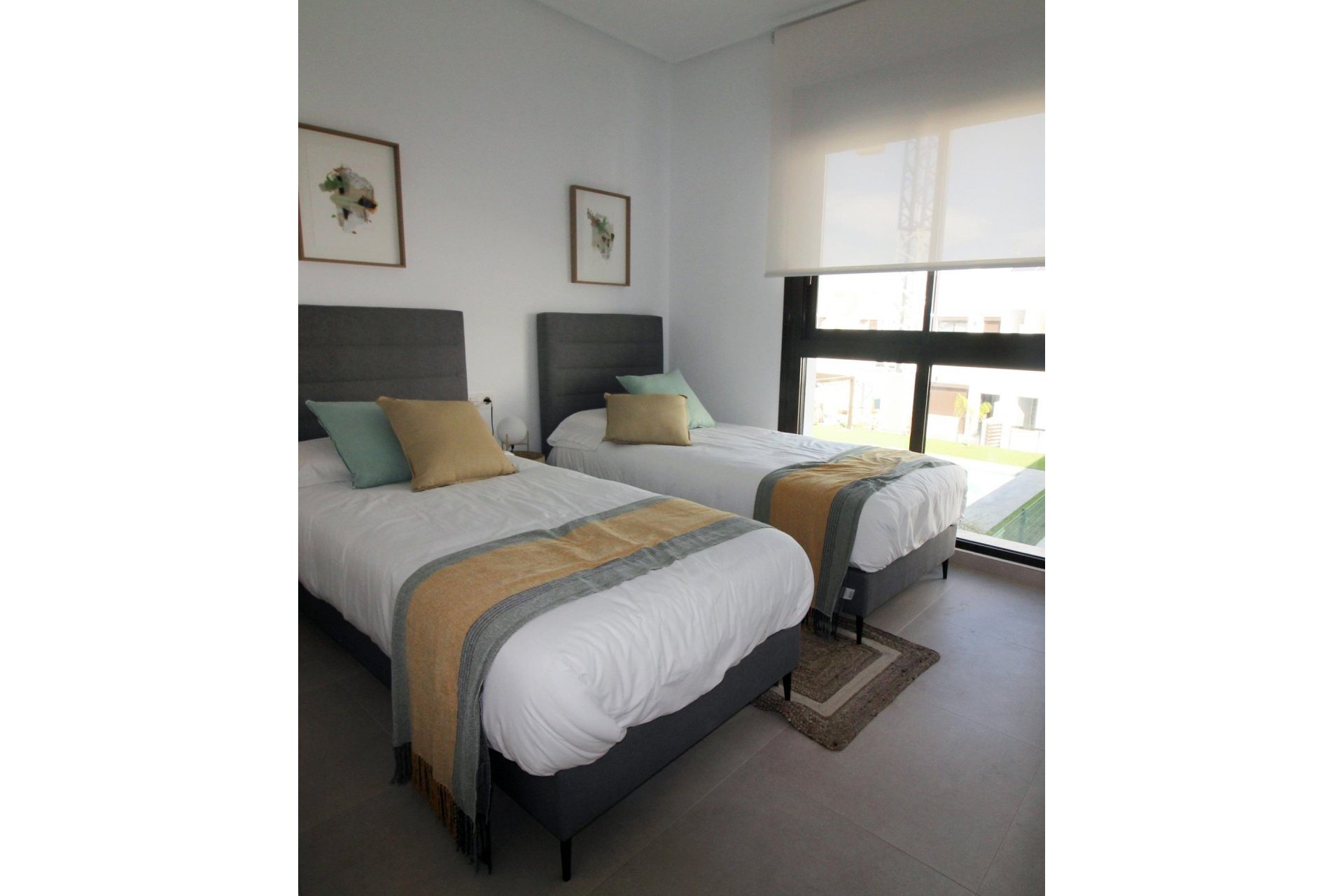 Nowy budynek - Town House -
Pilar de la Horadada - parque Andromeda