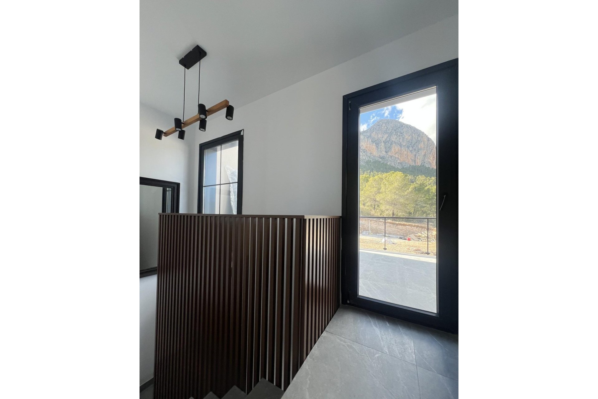 Nowy budynek - Town House -
Polop - PAU1