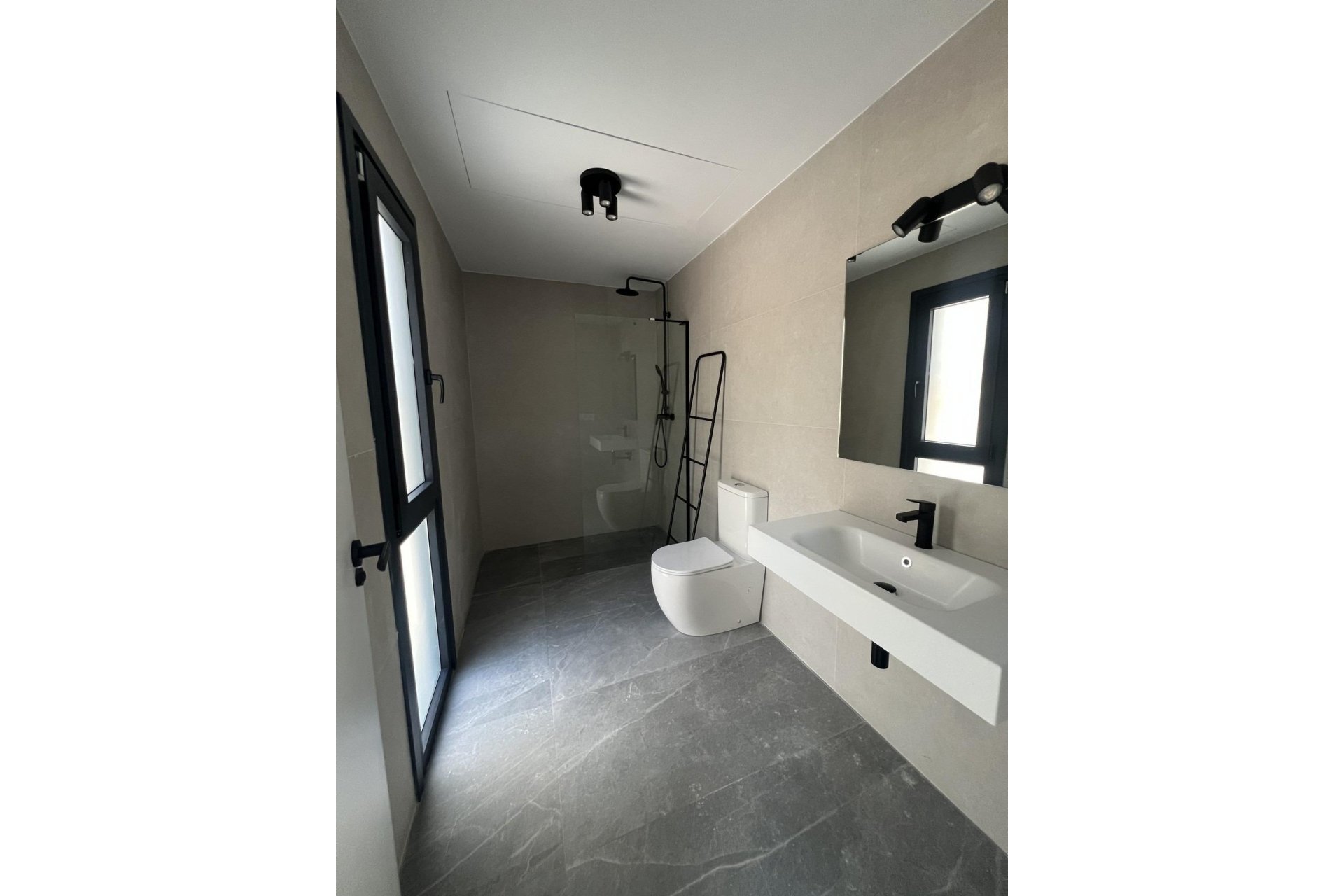 Nowy budynek - Town House -
Polop - PAU1