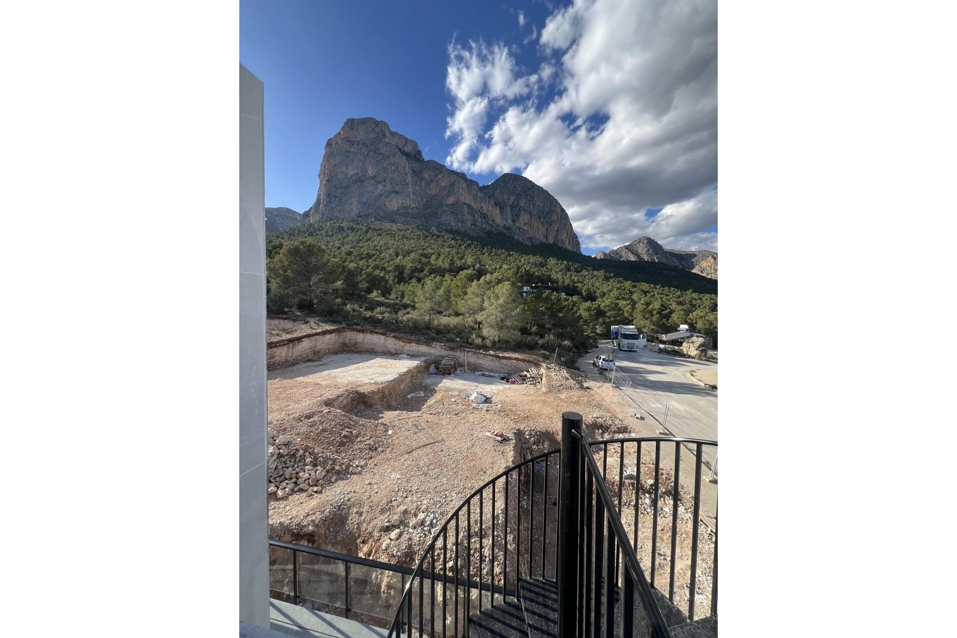 Nowy budynek - Town House -
Polop - PAU1