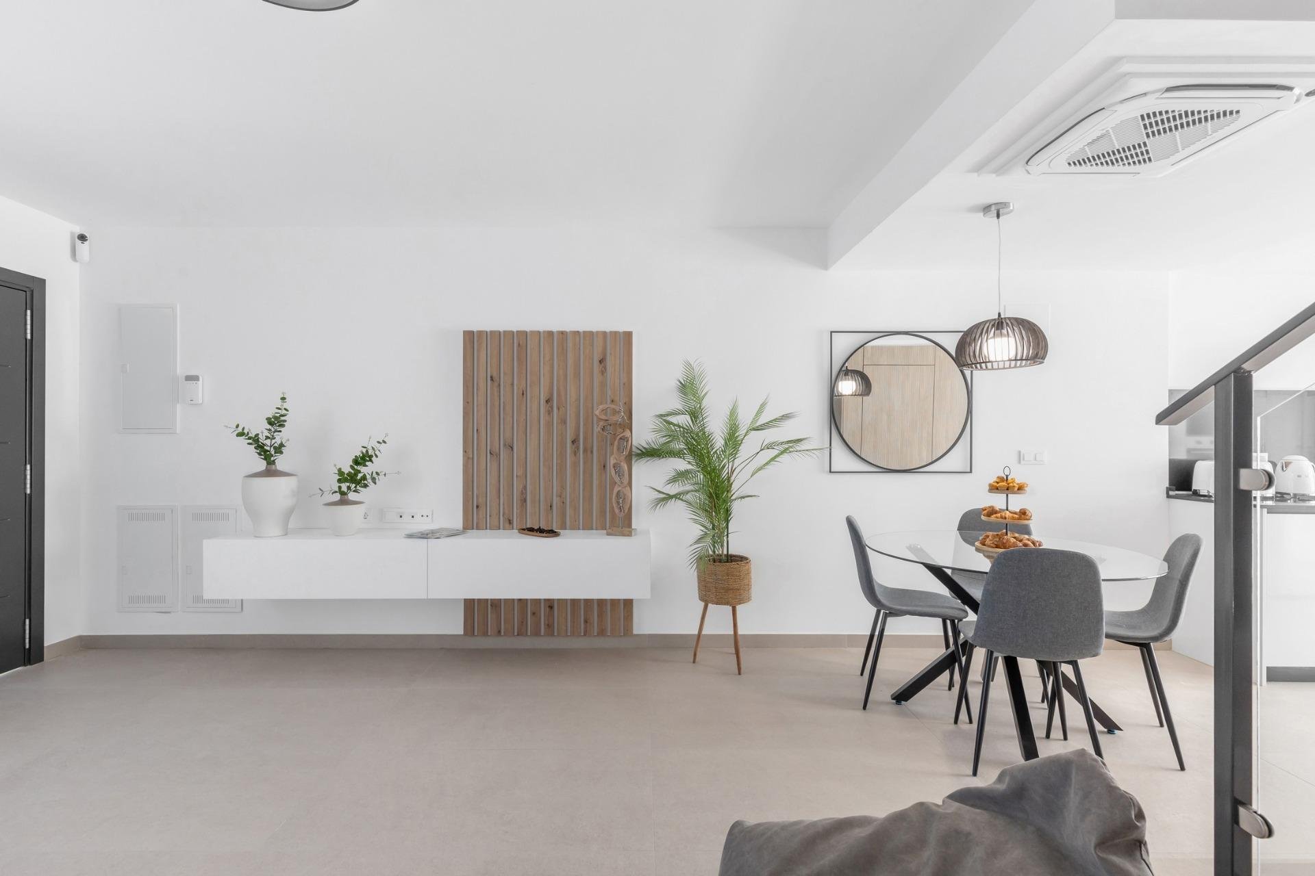 Nowy budynek - Town House -
Rafal - pueblo