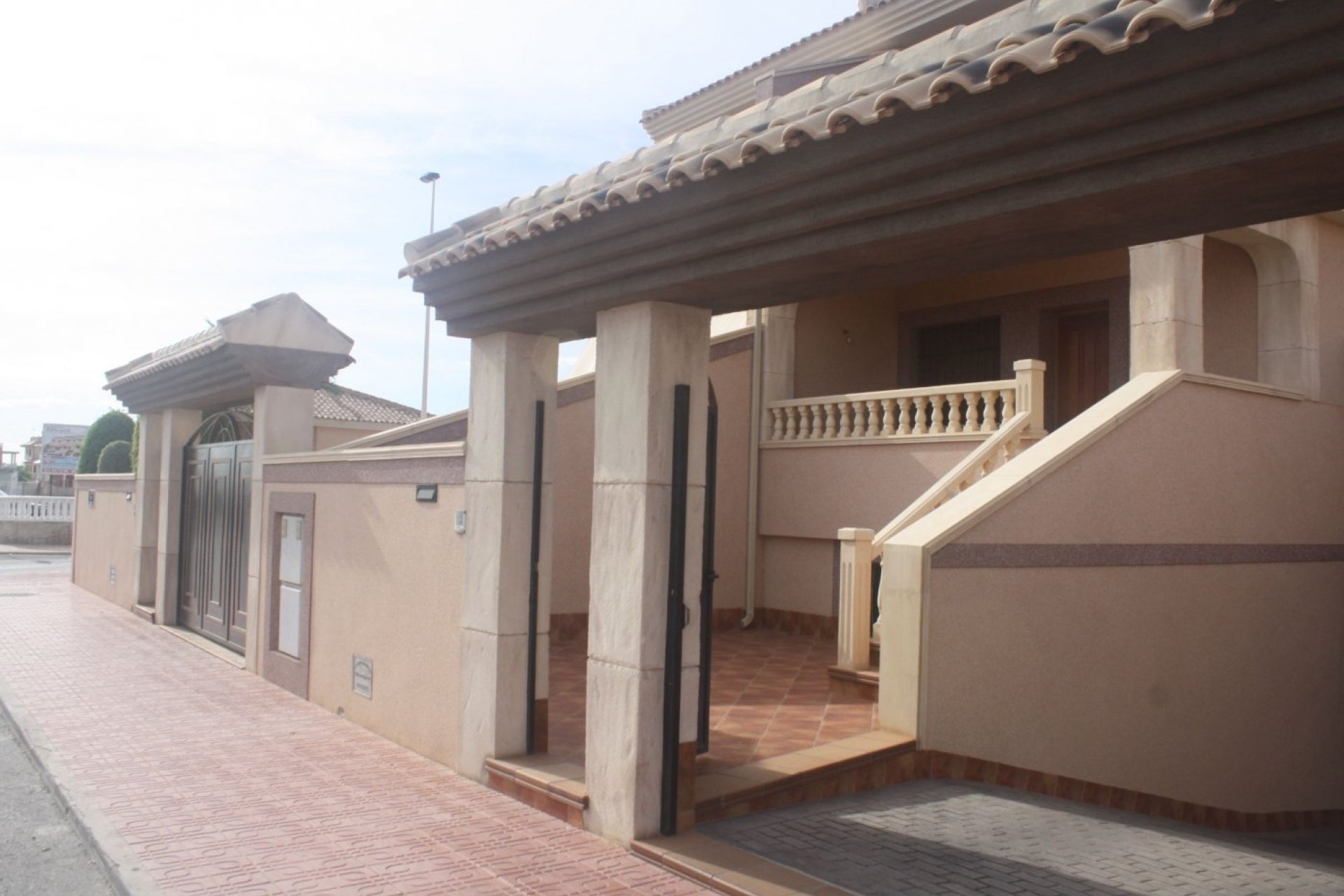 Nowy budynek - Town House -
Torrevieja - Los Altos